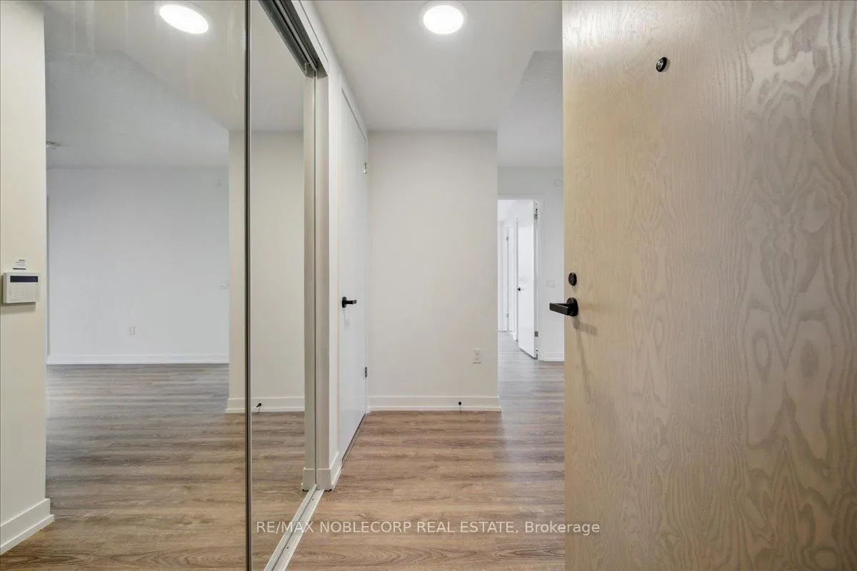 Photo 6 of Unit 3303, 195 Commerce Street, Vaughan, Vaughan Corporate Centre — HOMEH