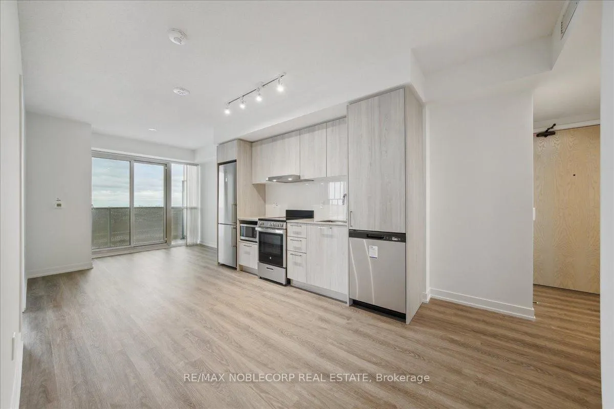 Photo 8 of Unit 3303, 195 Commerce Street, Vaughan, Vaughan Corporate Centre — HOMEH