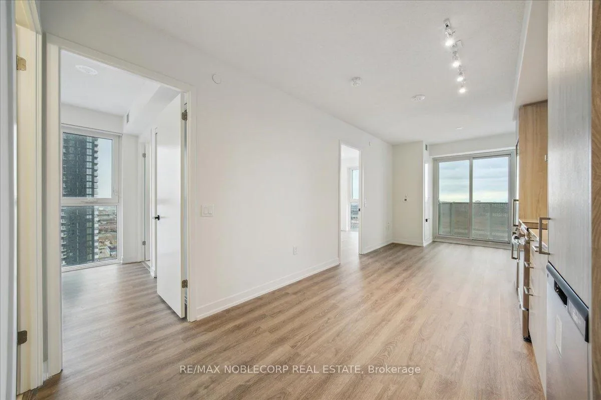 Photo 10 of Unit 3303, 195 Commerce Street, Vaughan, Vaughan Corporate Centre — HOMEH