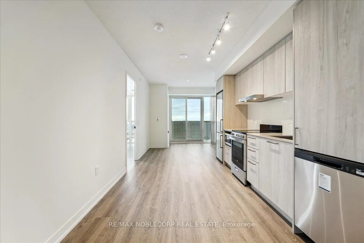 Photo 11 of Unit 3303, 195 Commerce Street, Vaughan, Vaughan Corporate Centre — HOMEH
