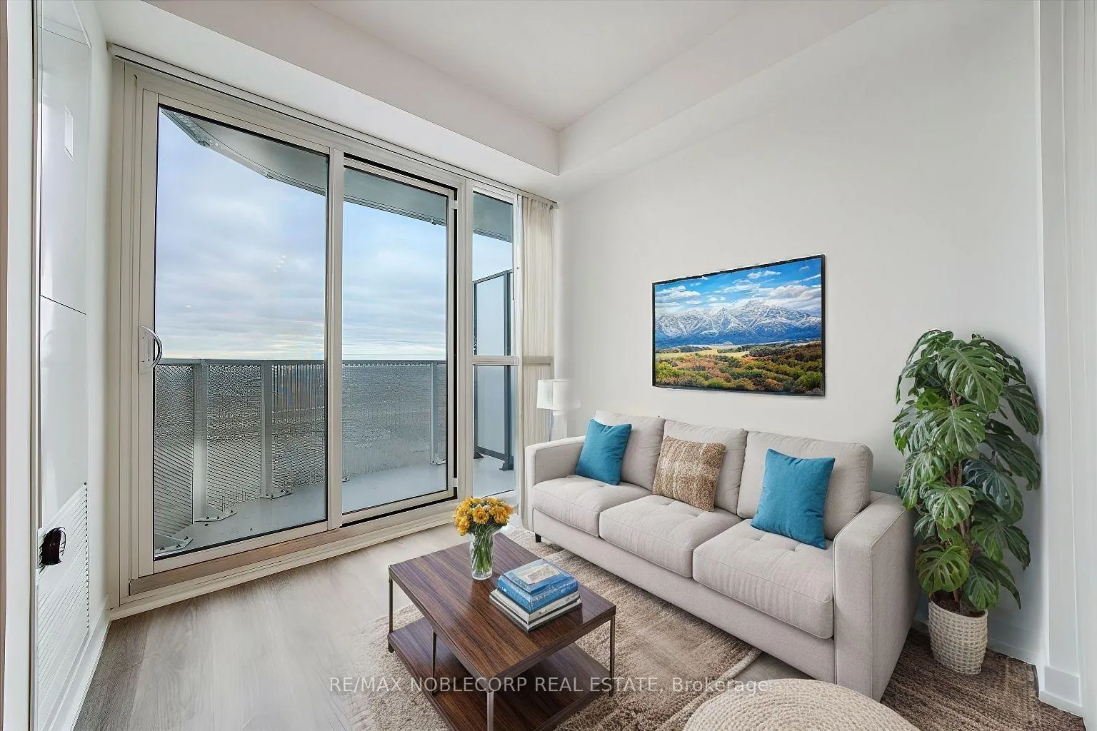 Photo 13 of Unit 3303, 195 Commerce Street, Vaughan, Vaughan Corporate Centre — HOMEH