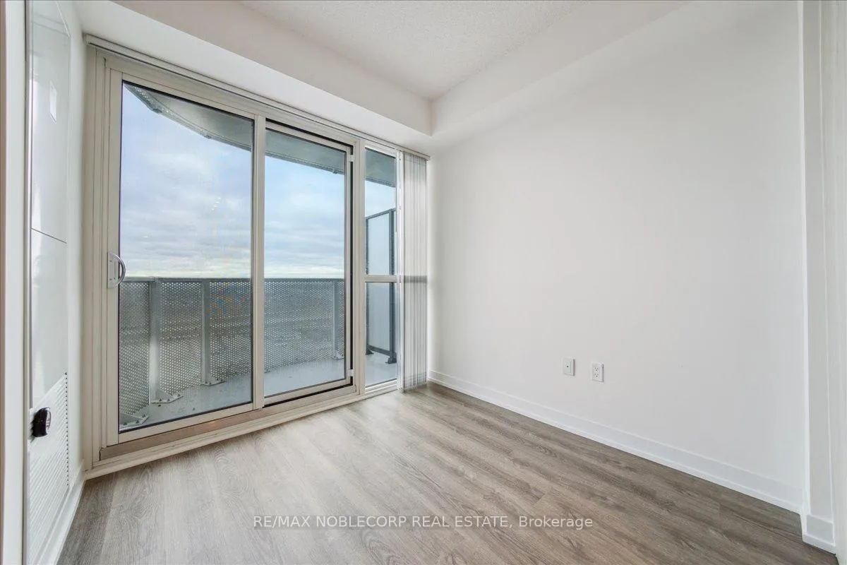 Photo 14 of Unit 3303, 195 Commerce Street, Vaughan, Vaughan Corporate Centre — HOMEH