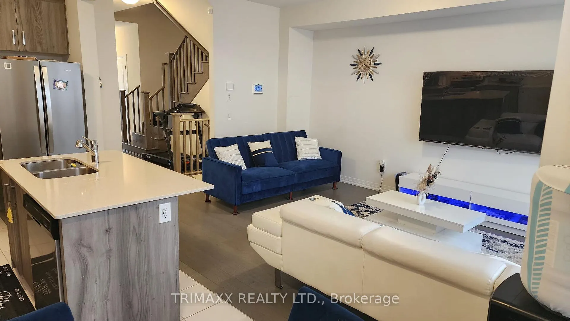 Front of Unit 4, 10 Freedom Crescent