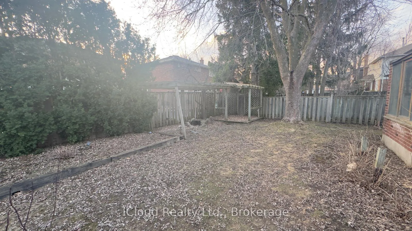 Photo 6 of 14 Mintleaf Gate, Markham, Markham Village — HOMEH