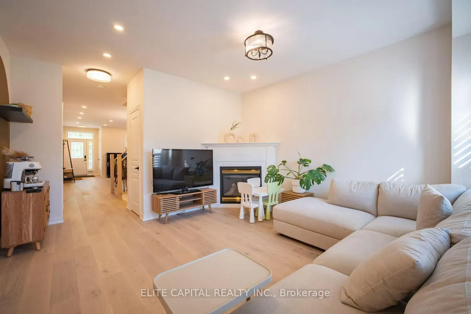 Photo 11 of 127 Goldenwood Crescent, Markham, Greensborough — HOMEH