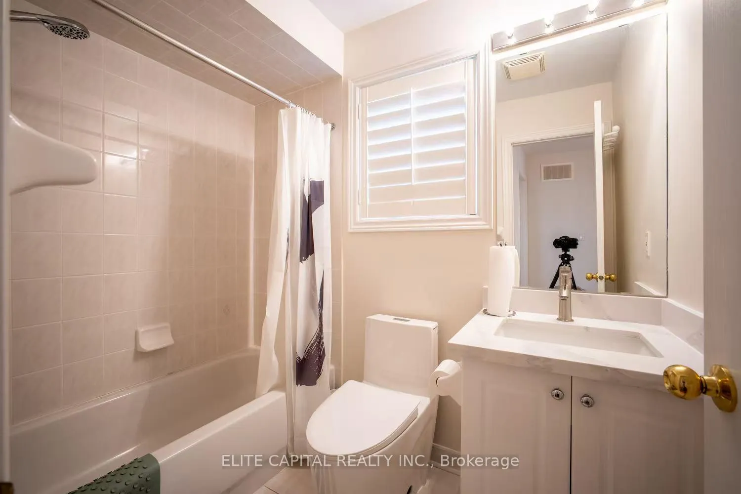 Photo 16 of 127 Goldenwood Crescent, Markham, Greensborough — HOMEH