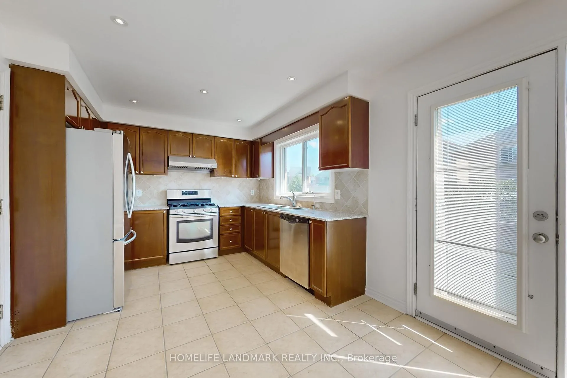 Photo 17 of Unit (Main & Second Floor), 37 Roy Rainey Avenue, Markham, Wismer — HOMEH
