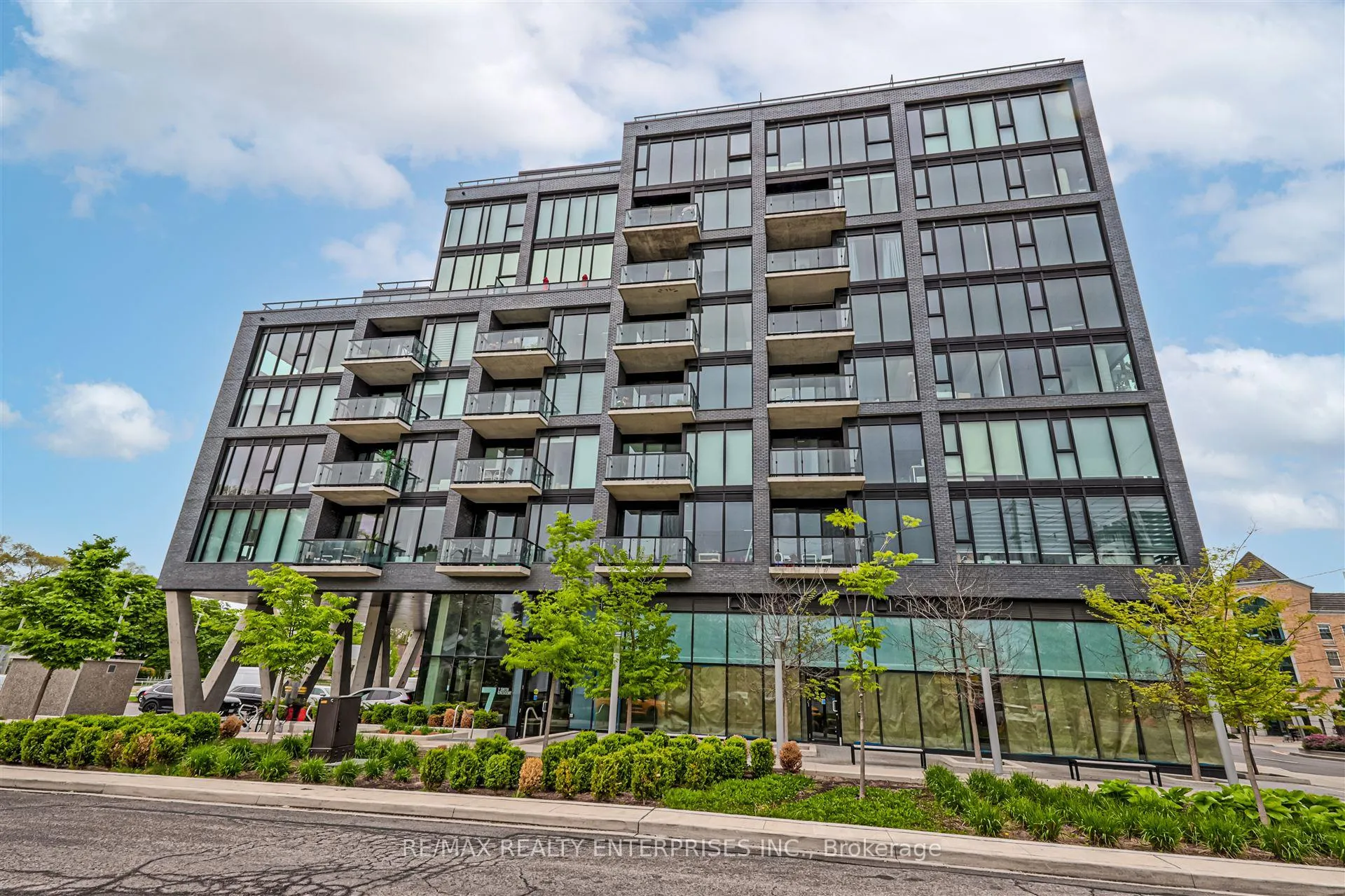 Photo 2 of Unit 410, 7 Smith Crescent, Etobicoke, Stonegate-Queensway — HOMEH