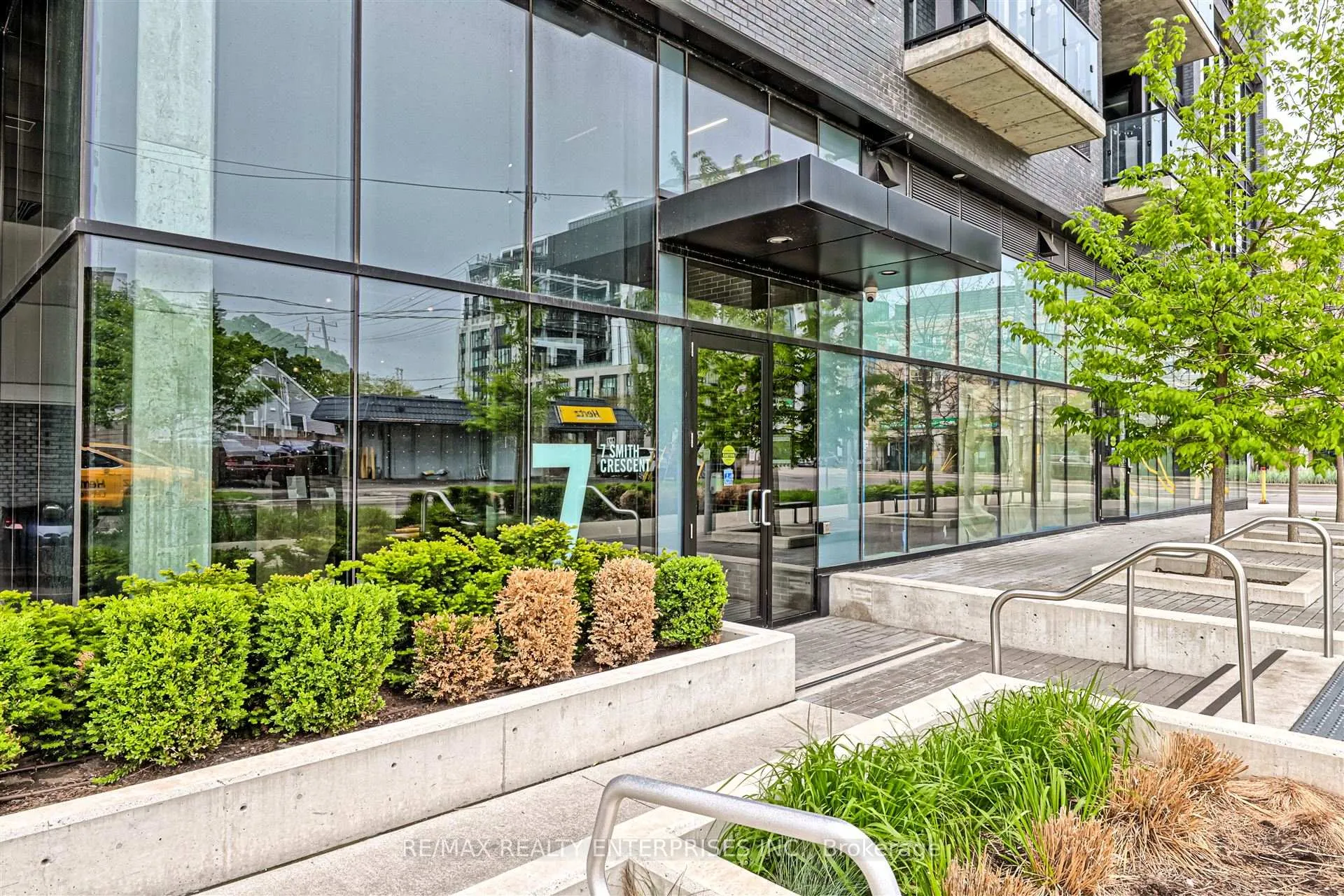 Photo 3 of Unit 410, 7 Smith Crescent, Etobicoke, Stonegate-Queensway — HOMEH