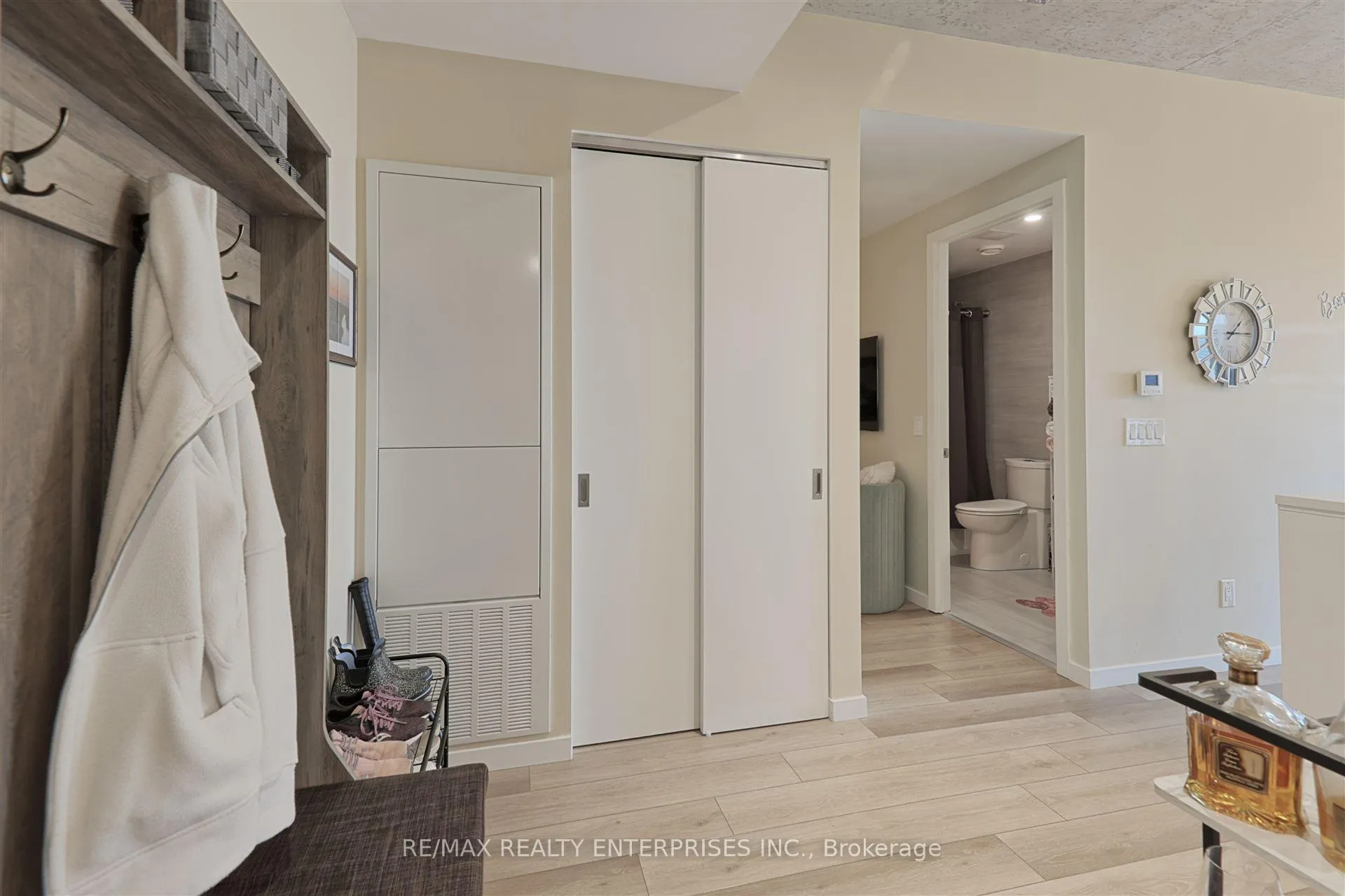 Photo 7 of Unit 410, 7 Smith Crescent, Etobicoke, Stonegate-Queensway — HOMEH