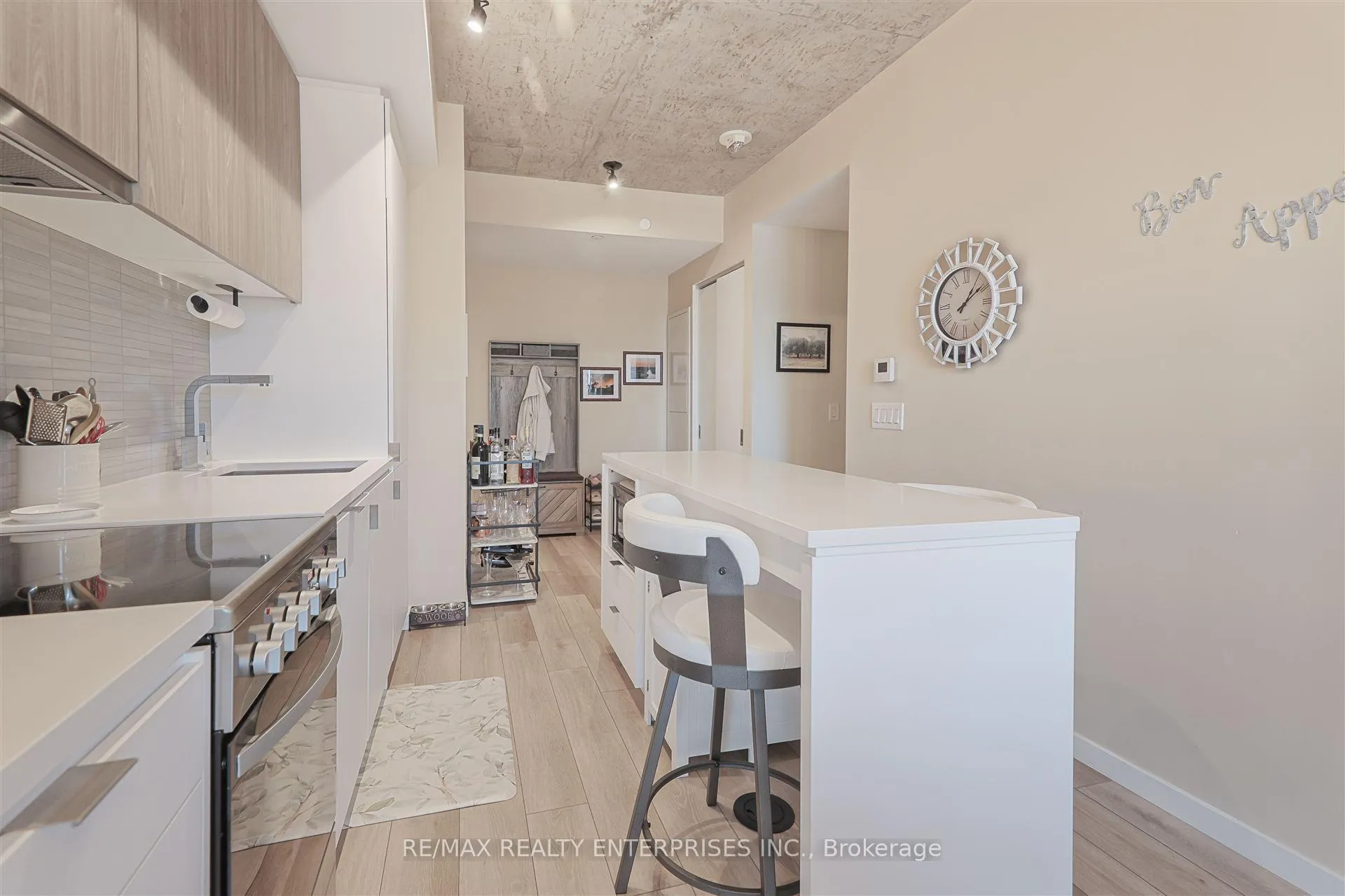 Photo 11 of Unit 410, 7 Smith Crescent, Etobicoke, Stonegate-Queensway — HOMEH