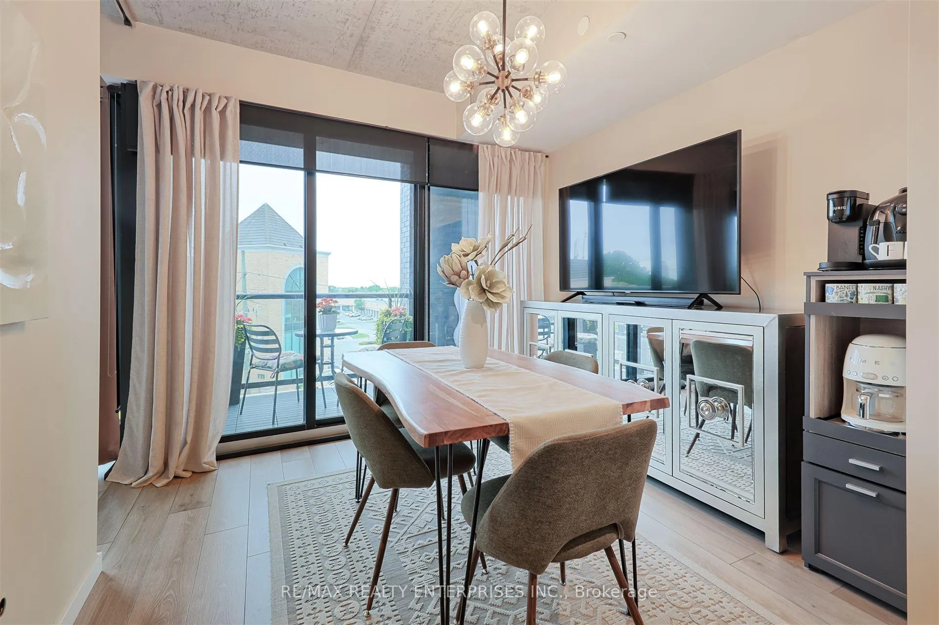 Photo 13 of Unit 410, 7 Smith Crescent, Etobicoke, Stonegate-Queensway — HOMEH