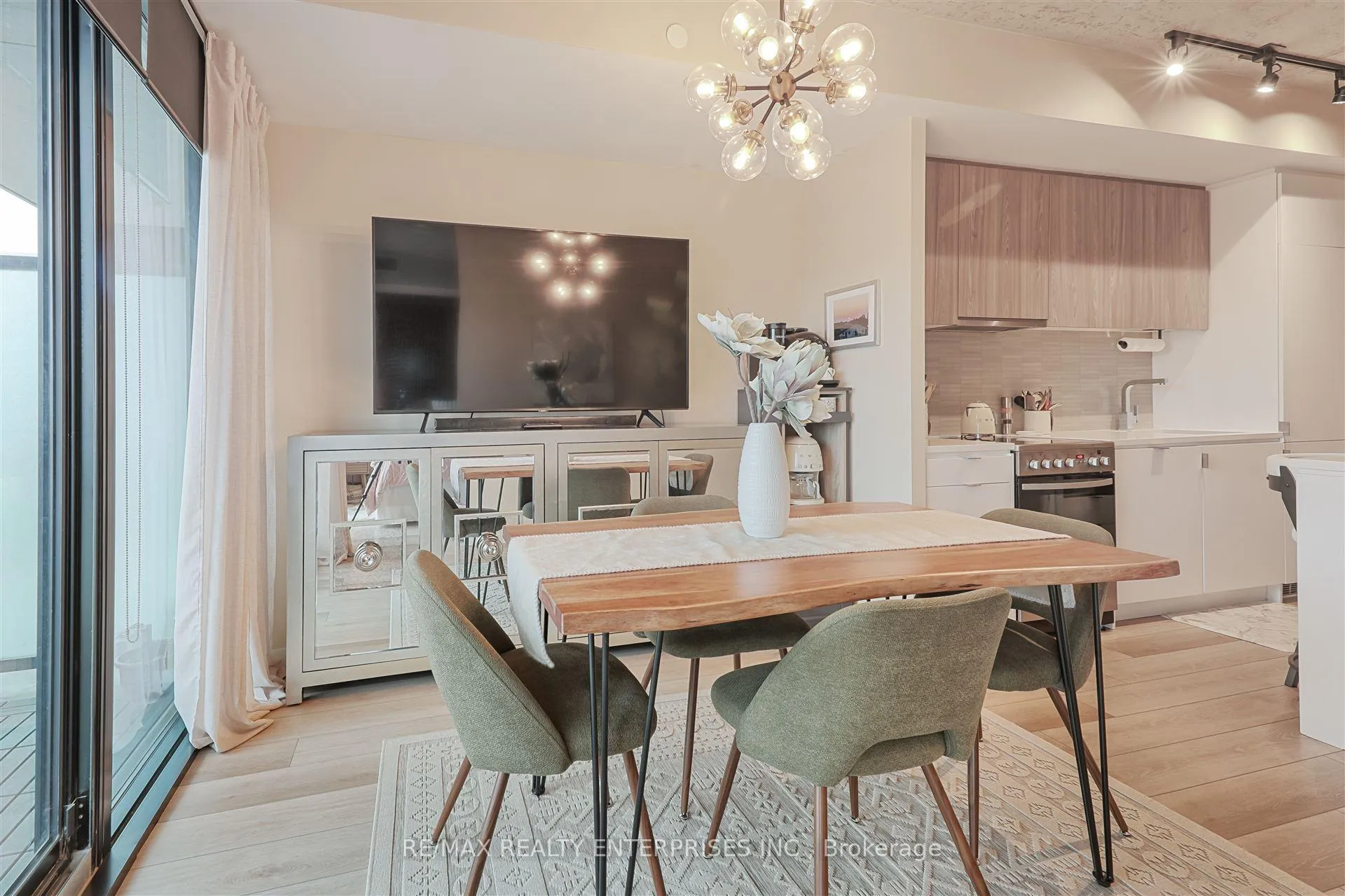 Photo 14 of Unit 410, 7 Smith Crescent, Etobicoke, Stonegate-Queensway — HOMEH
