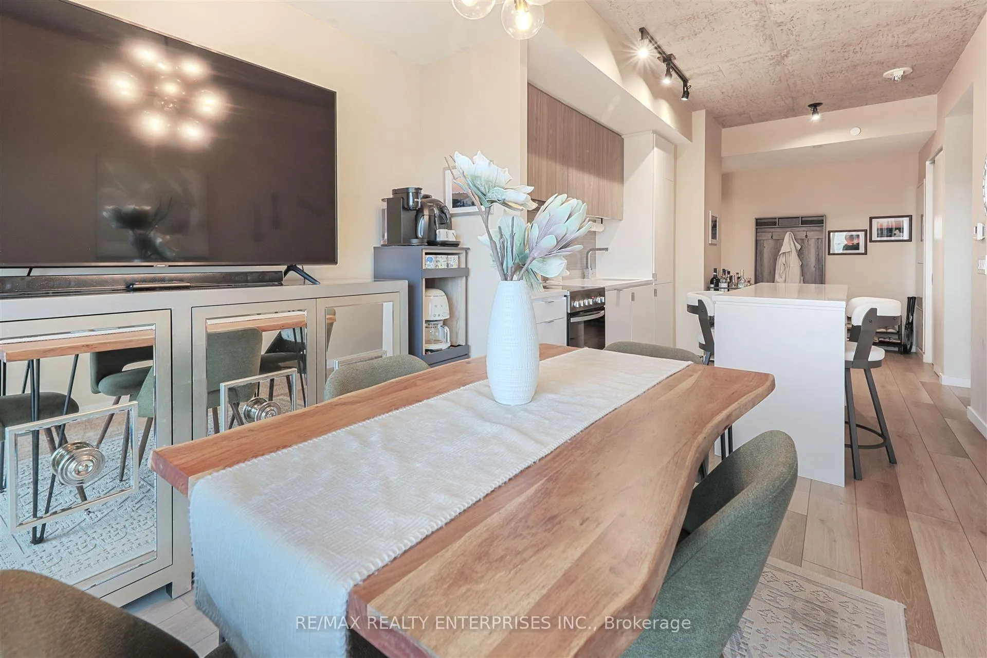 Photo 15 of Unit 410, 7 Smith Crescent, Etobicoke, Stonegate-Queensway — HOMEH