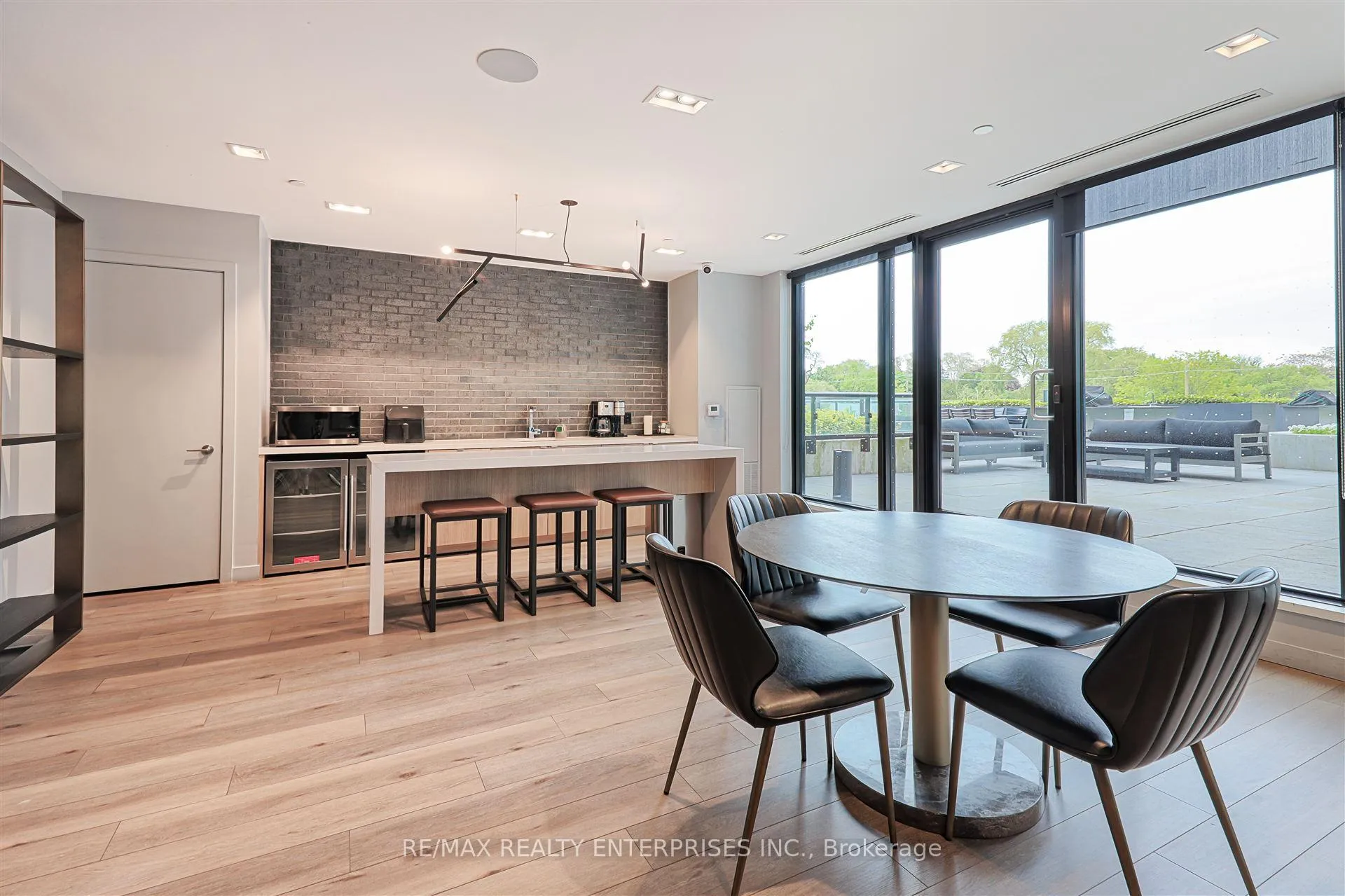 Photo 26 of Unit 410, 7 Smith Crescent, Etobicoke, Stonegate-Queensway — HOMEH