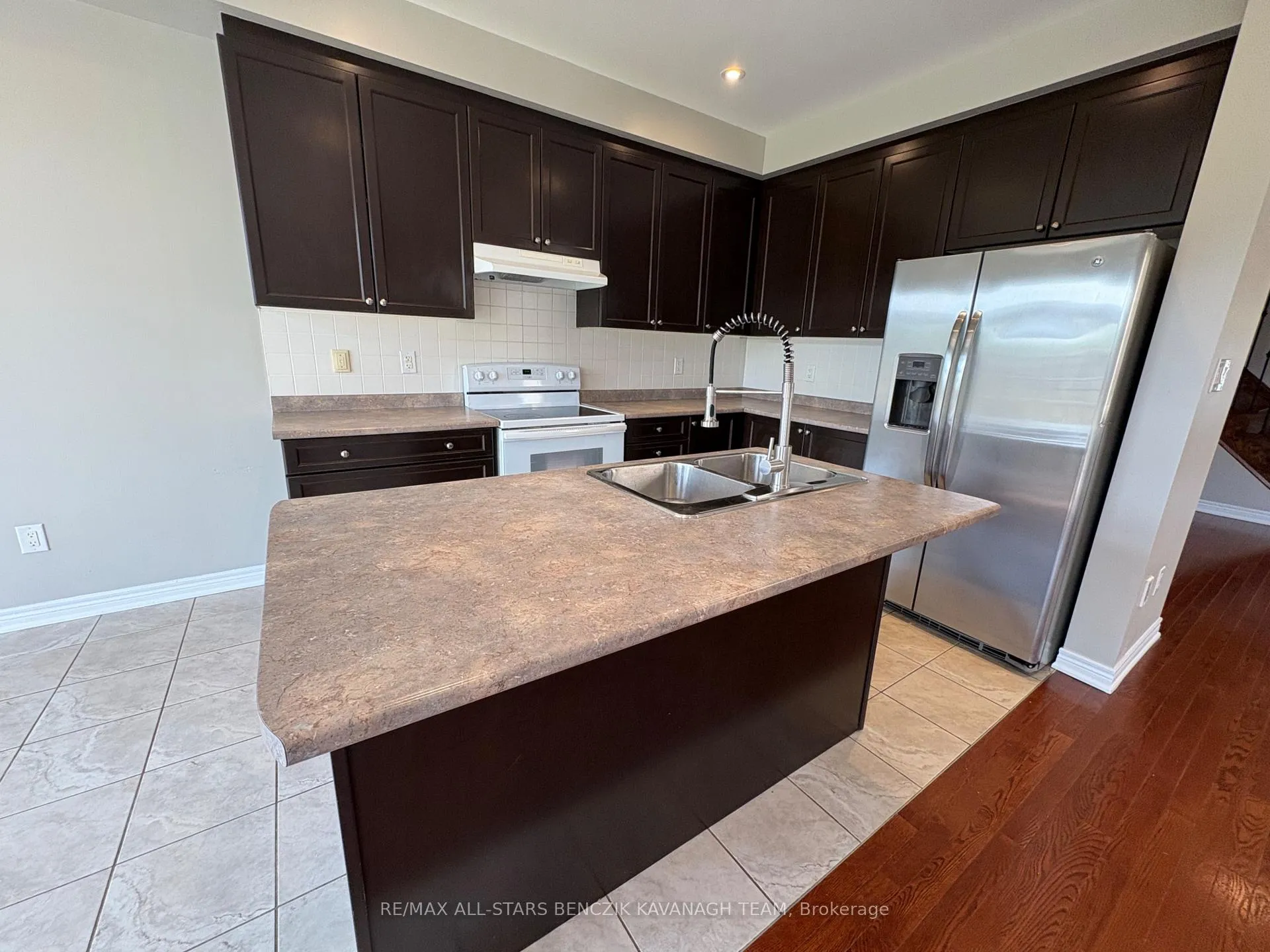 Photo 5 of 28 Haskett Drive, Markham, Cedar Grove — HOMEH