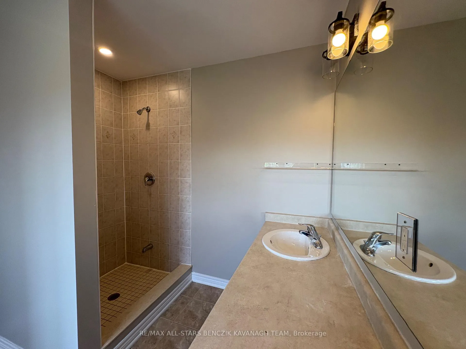 Photo 9 of 28 Haskett Drive, Markham, Cedar Grove — HOMEH
