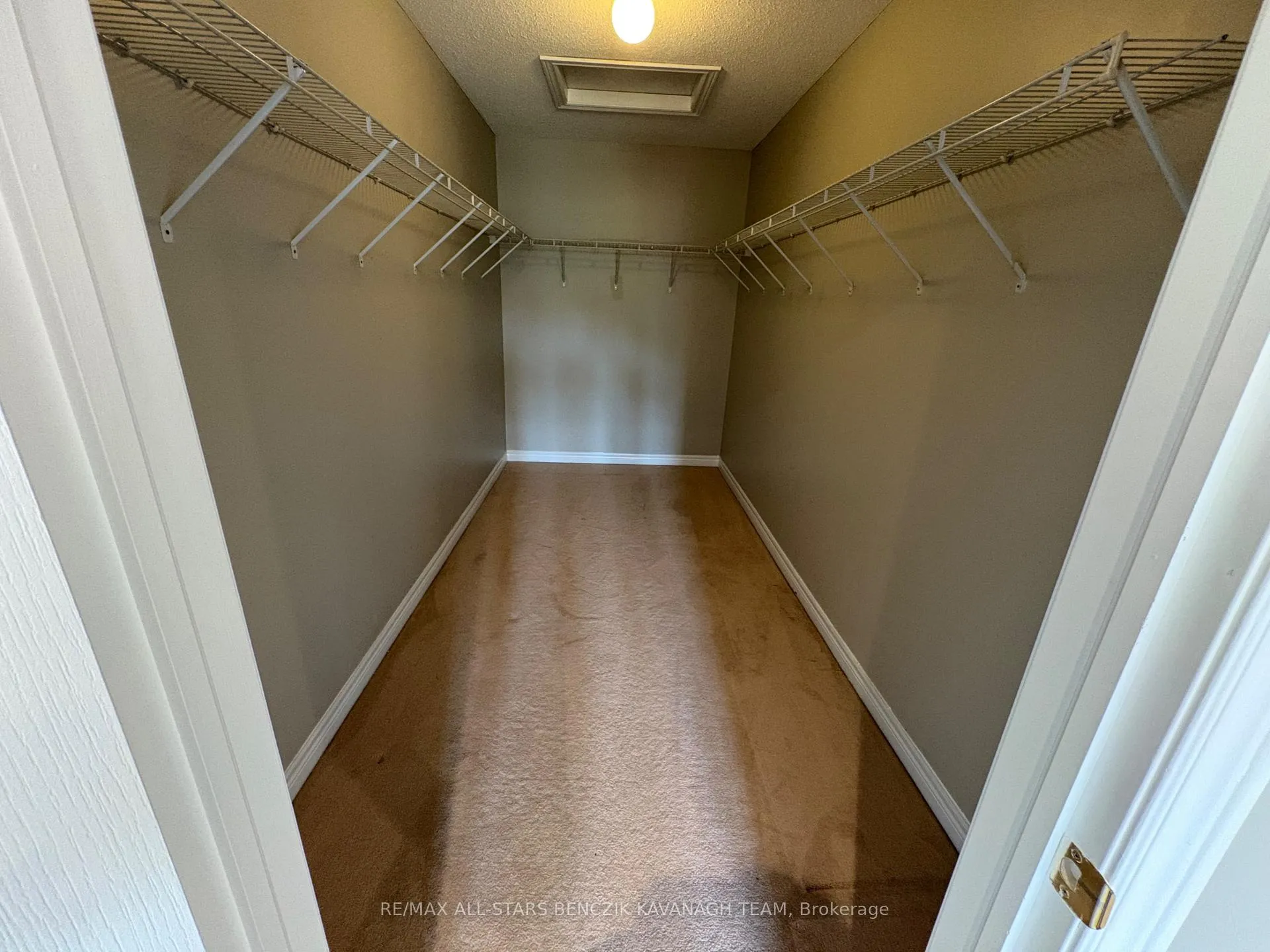 Photo 10 of 28 Haskett Drive, Markham, Cedar Grove — HOMEH