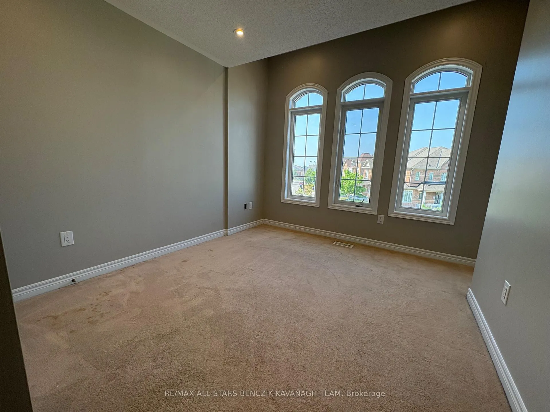 Photo 11 of 28 Haskett Drive, Markham, Cedar Grove — HOMEH