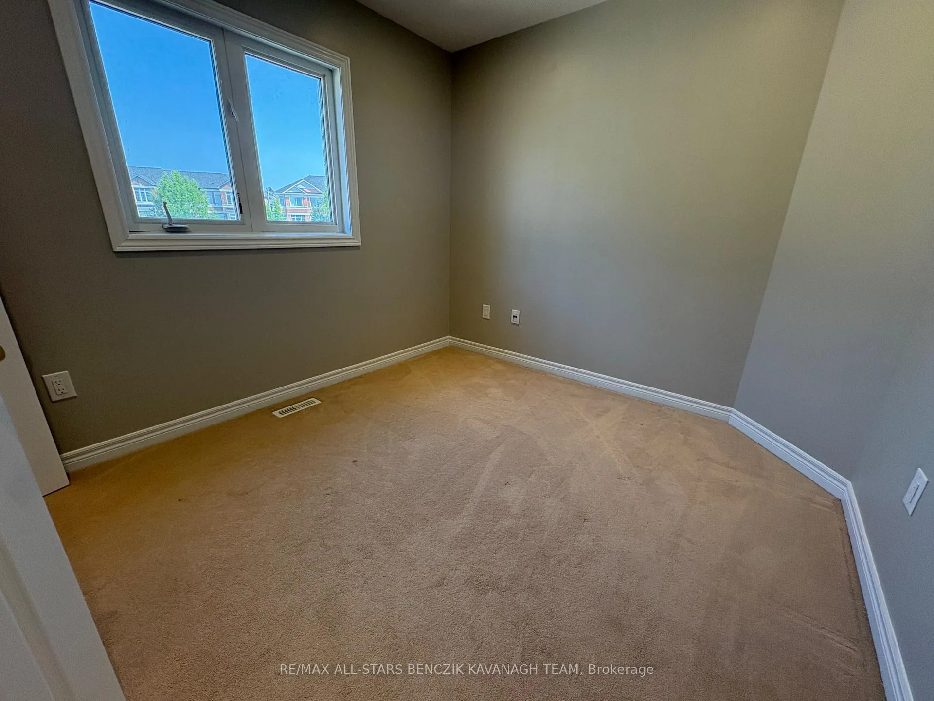 Photo 13 of 28 Haskett Drive, Markham, Cedar Grove — HOMEH