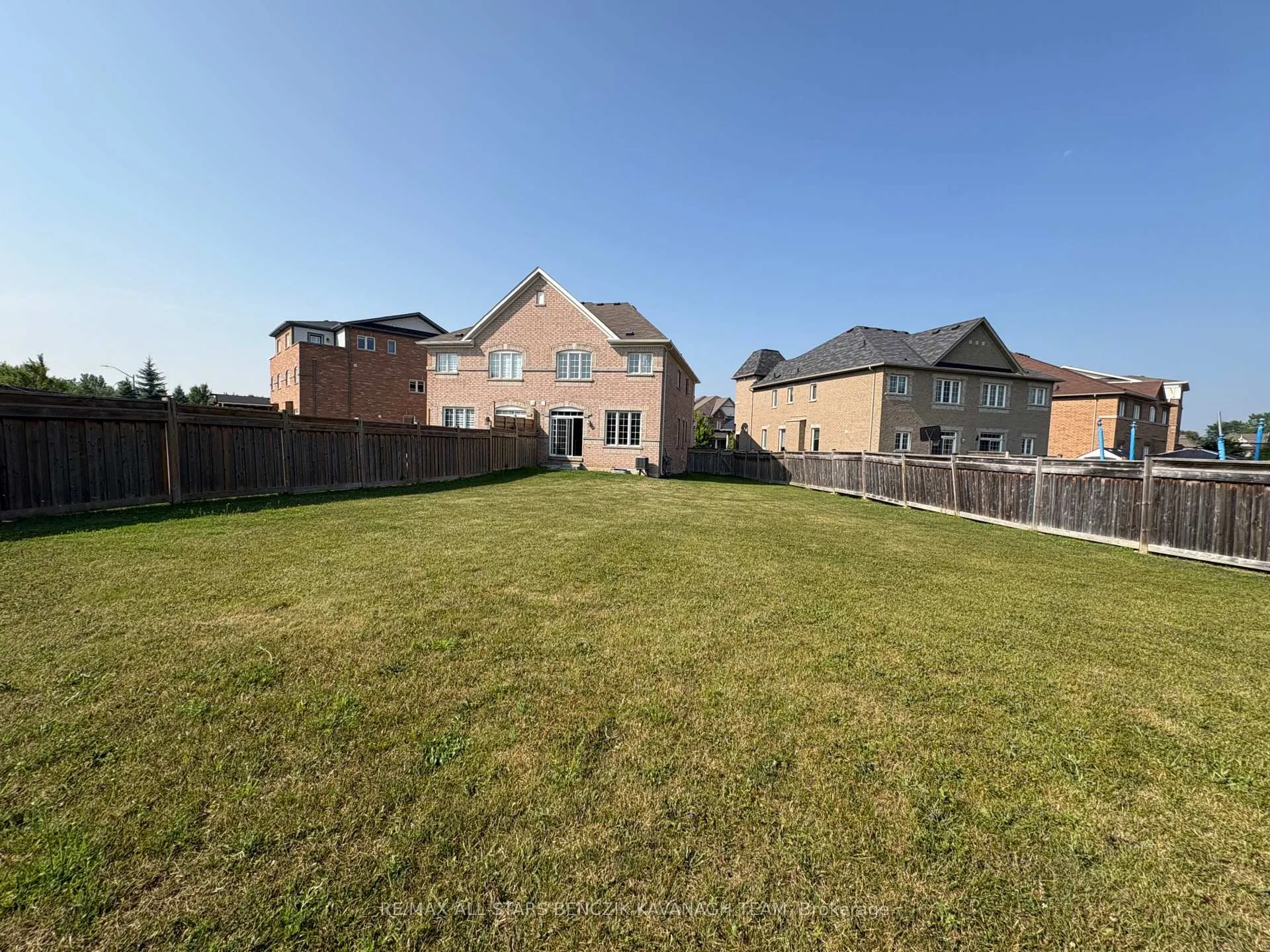 Photo 15 of 28 Haskett Drive, Markham, Cedar Grove — HOMEH