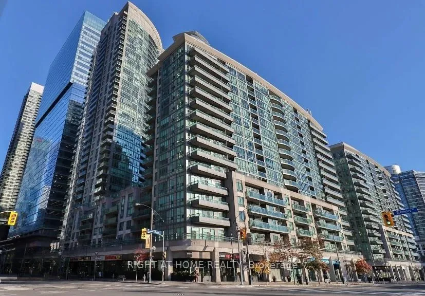 Front of Unit Unit 1911, 51 Lower Simcoe Street