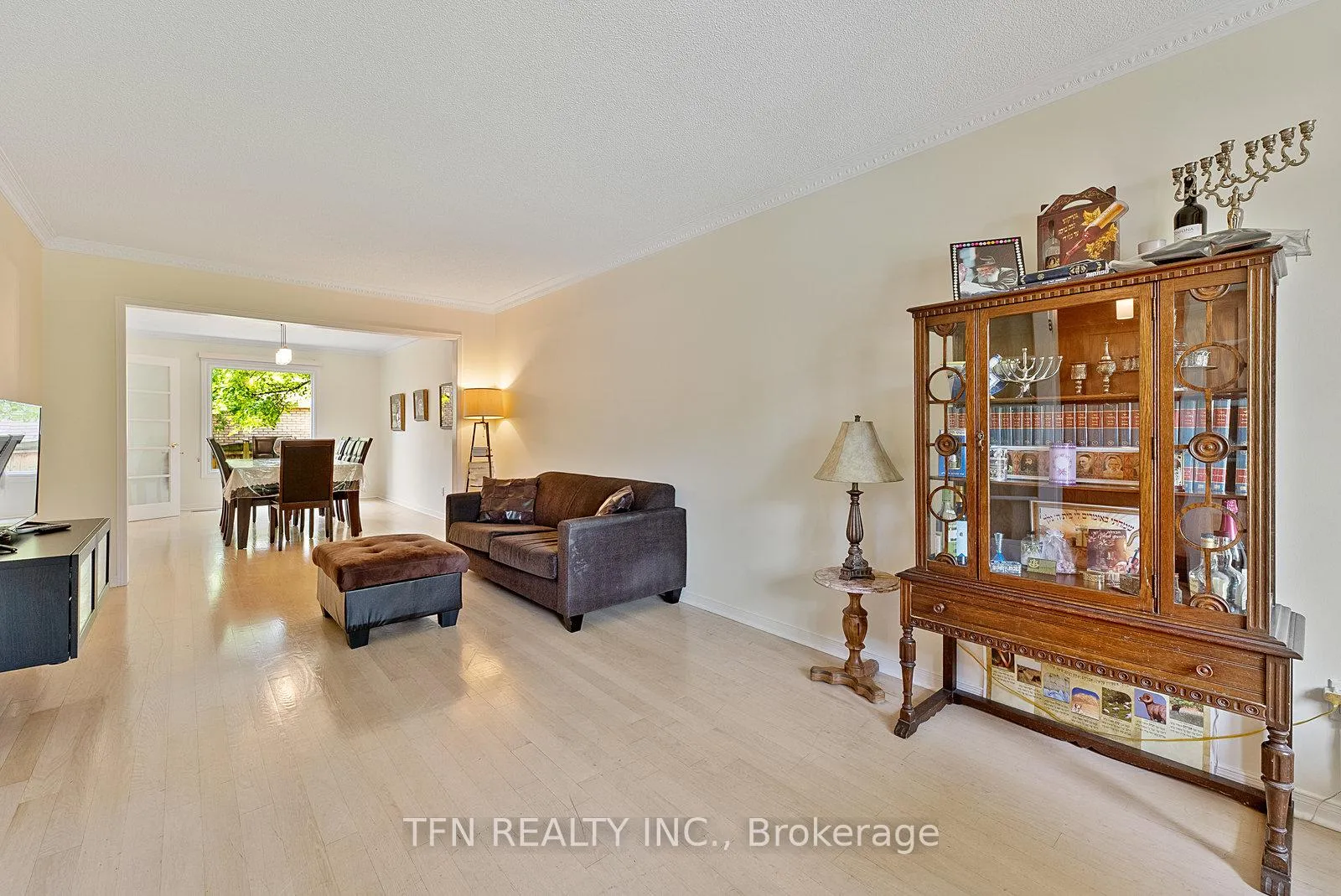 Photo 6 of 28 Thornway Avenue, Vaughan, Brownridge — HOMEH