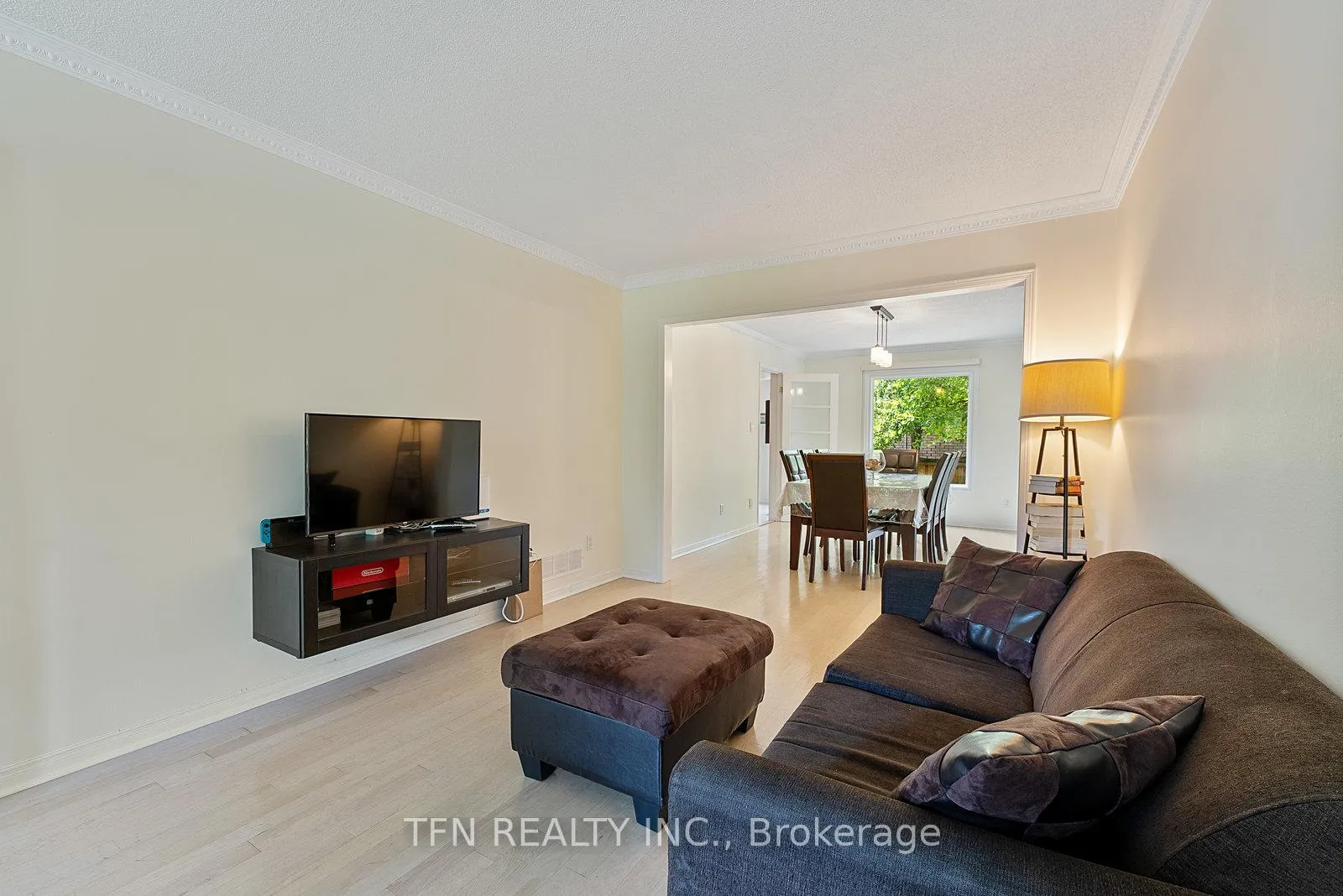Photo 9 of 28 Thornway Avenue, Vaughan, Brownridge — HOMEH