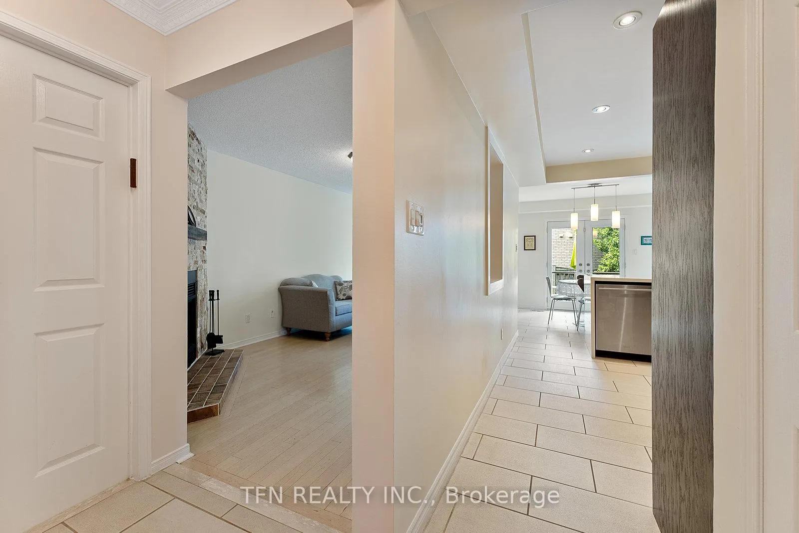 Photo 12 of 28 Thornway Avenue, Vaughan, Brownridge — HOMEH