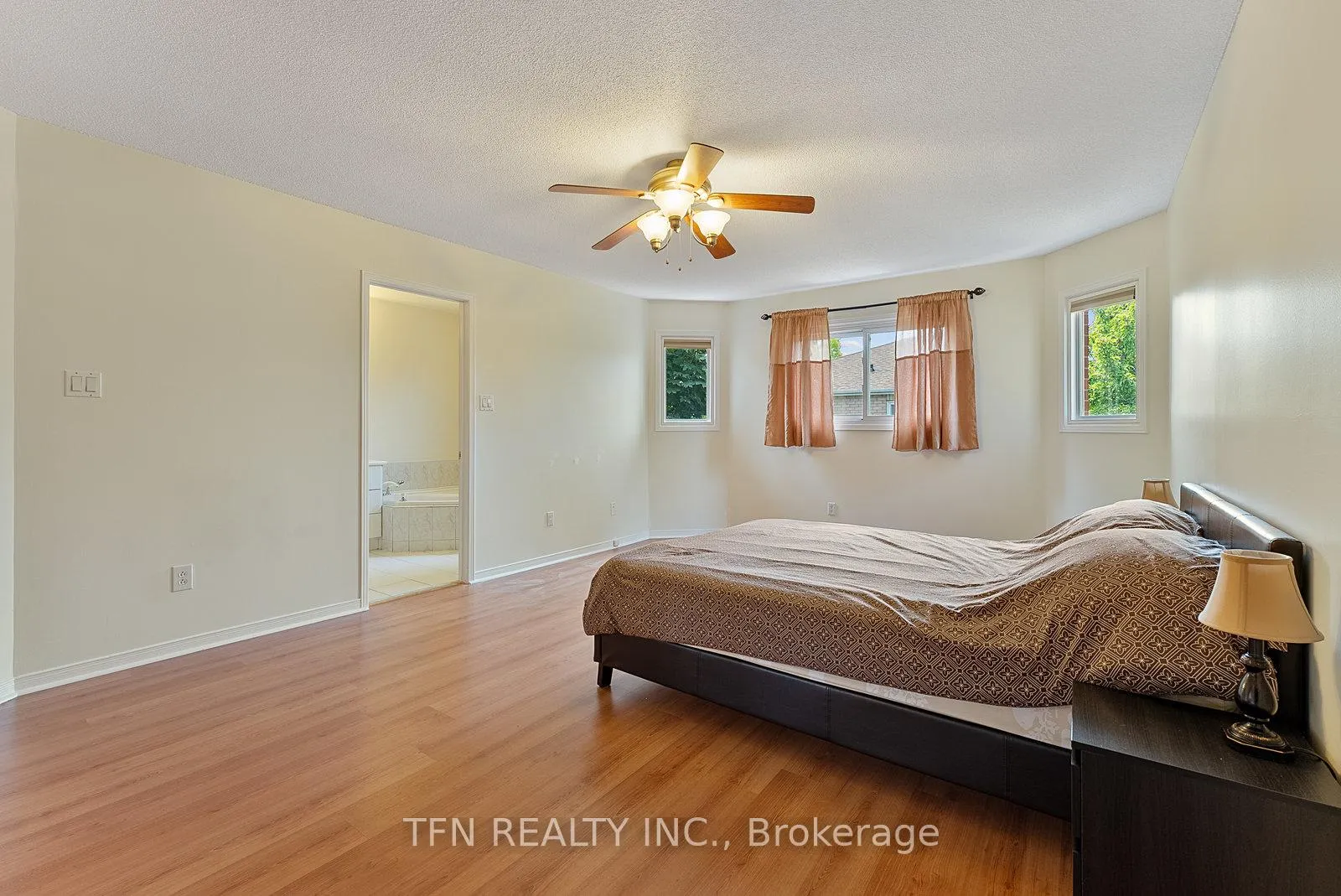 Photo 33 of 28 Thornway Avenue, Vaughan, Brownridge — HOMEH