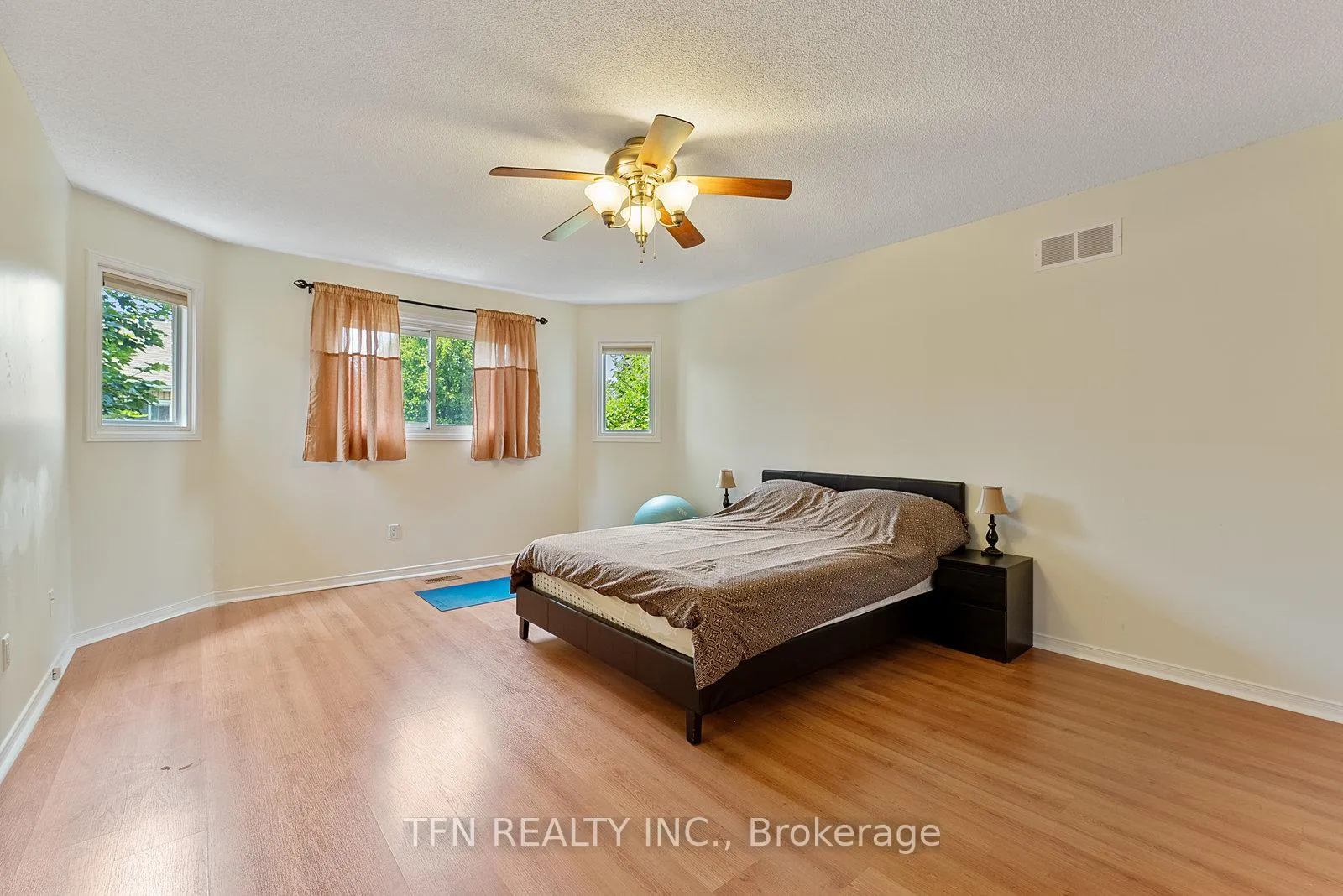 Photo 34 of 28 Thornway Avenue, Vaughan, Brownridge — HOMEH