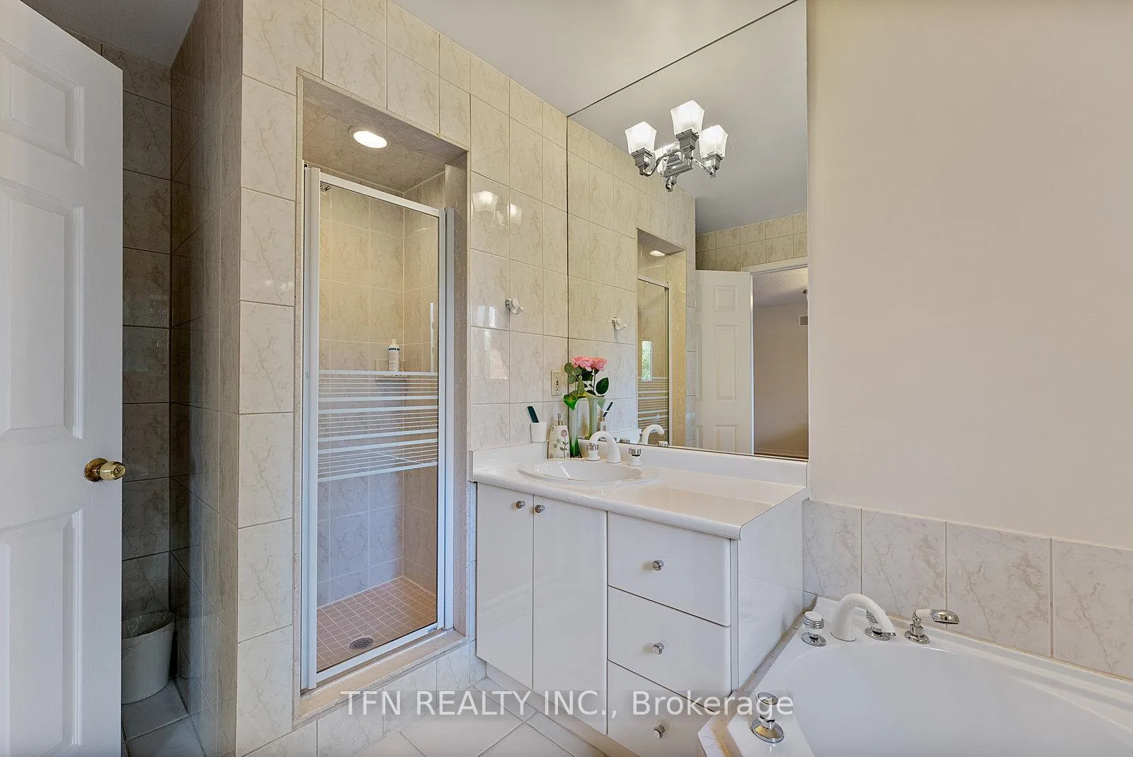 Photo 35 of 28 Thornway Avenue, Vaughan, Brownridge — HOMEH