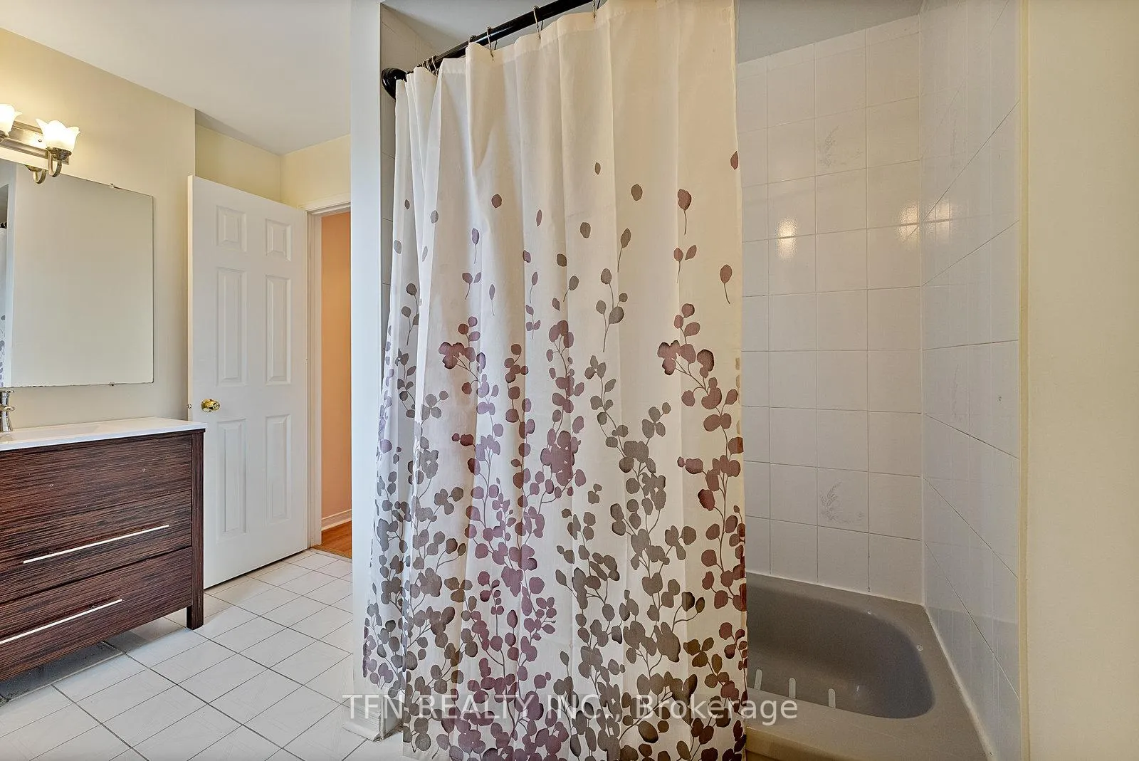 Photo 37 of 28 Thornway Avenue, Vaughan, Brownridge — HOMEH