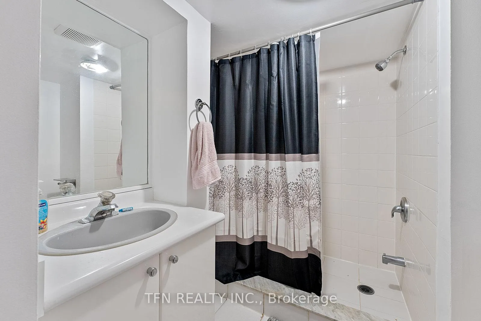 Photo 40 of 28 Thornway Avenue, Vaughan, Brownridge — HOMEH