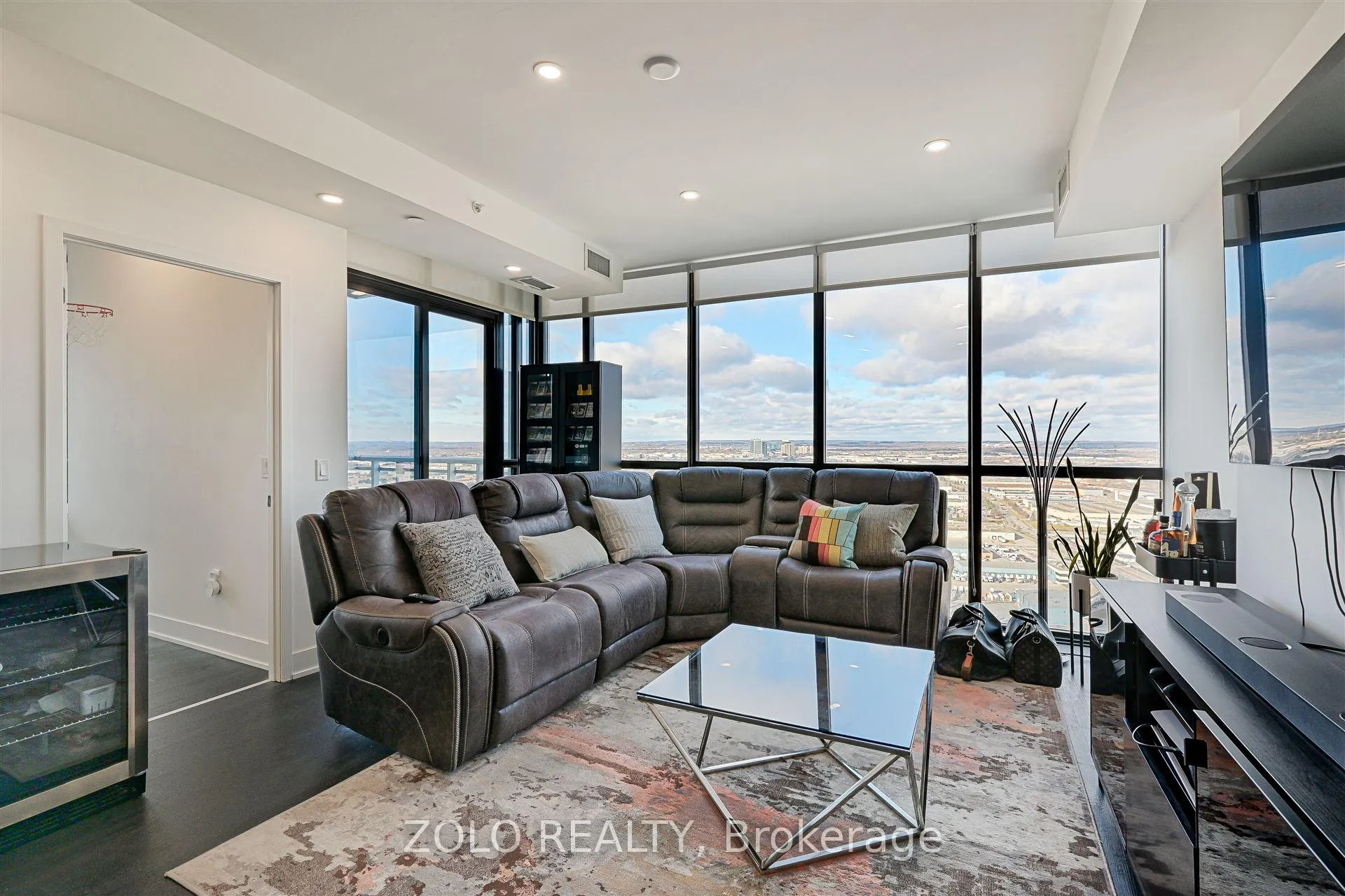 Photo 7 of Unit 3207, 2908 highway 7, Vaughan, Concord — HOMEH