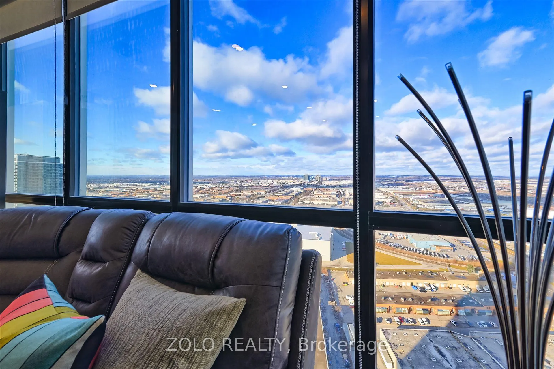 Photo 8 of Unit 3207, 2908 highway 7, Vaughan, Concord — HOMEH