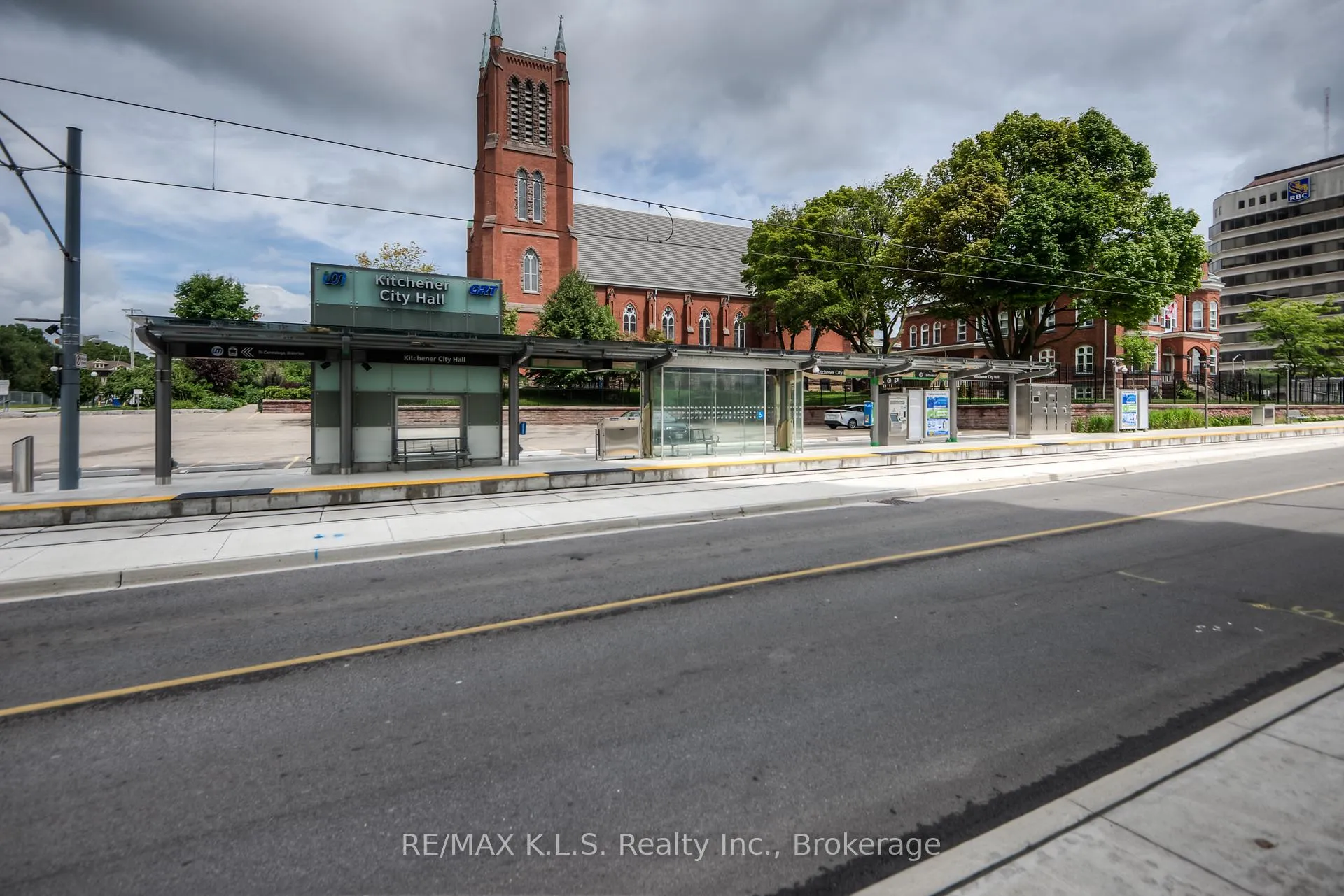 Photo 3 of Unit 1404, 85 Duke Street W, Kitchener, City Commercial Core — HOMEH