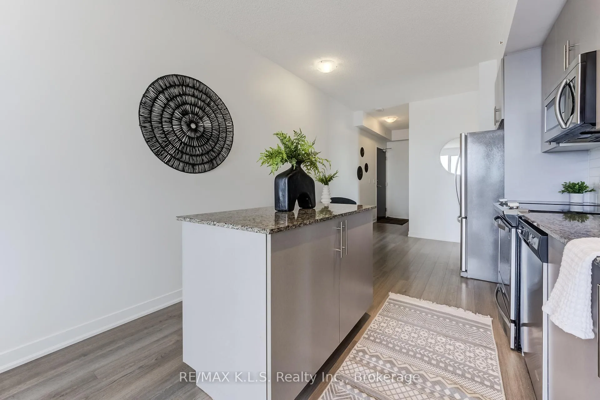 Photo 17 of Unit 1404, 85 Duke Street W, Kitchener, City Commercial Core — HOMEH