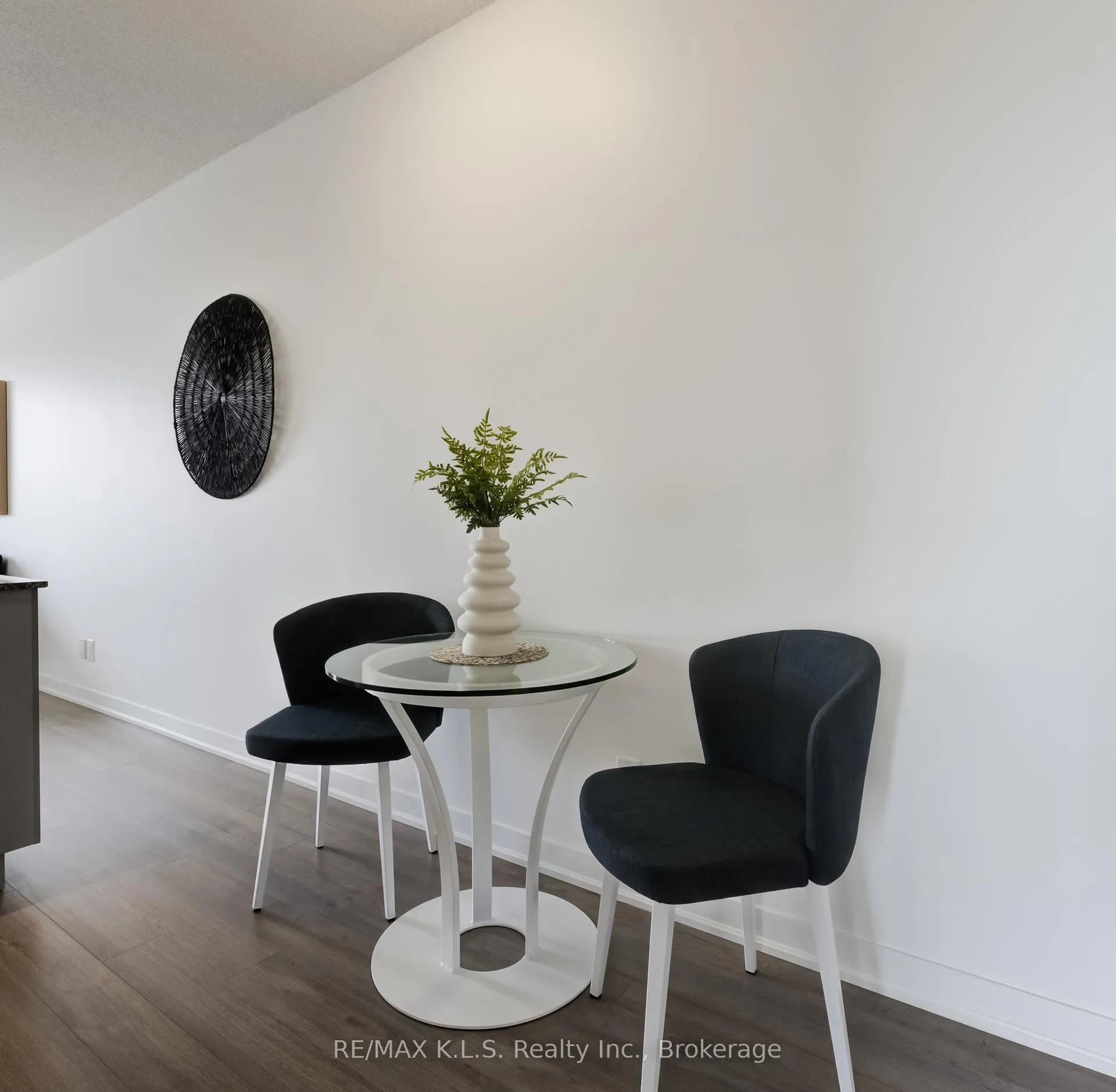 Photo 20 of Unit 1404, 85 Duke Street W, Kitchener, City Commercial Core — HOMEH