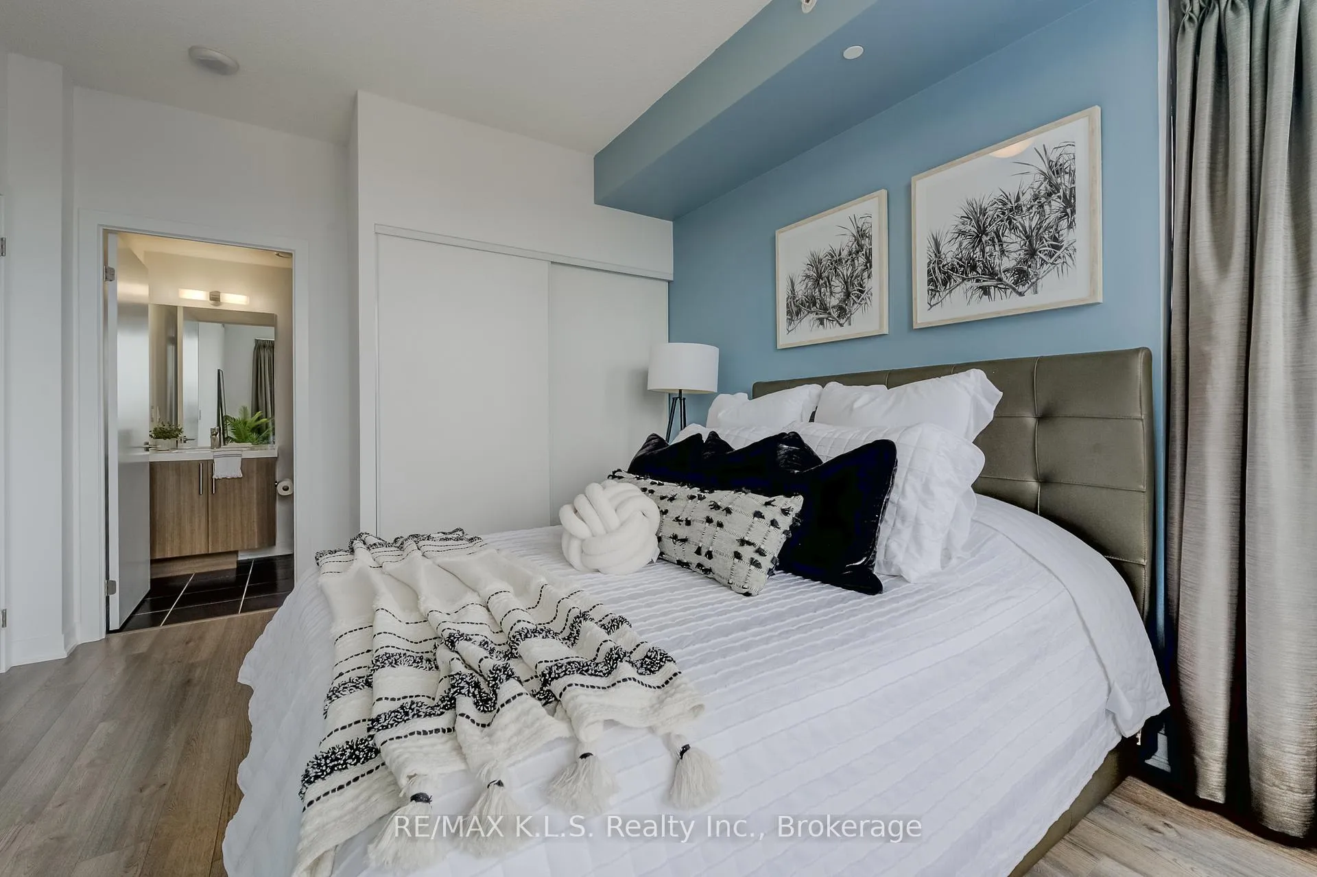 Photo 23 of Unit 1404, 85 Duke Street W, Kitchener, City Commercial Core — HOMEH
