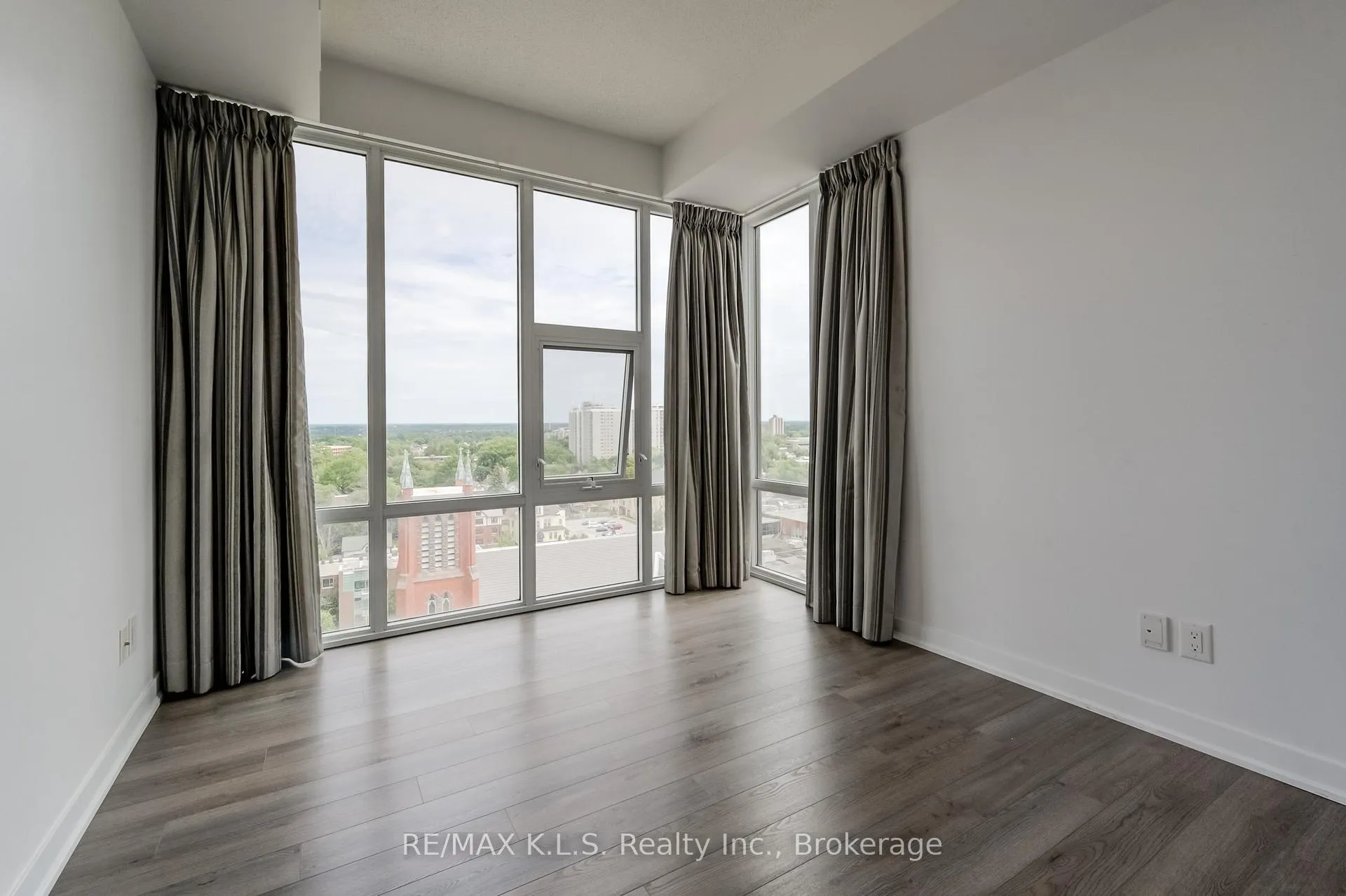 Photo 26 of Unit 1404, 85 Duke Street W, Kitchener, City Commercial Core — HOMEH