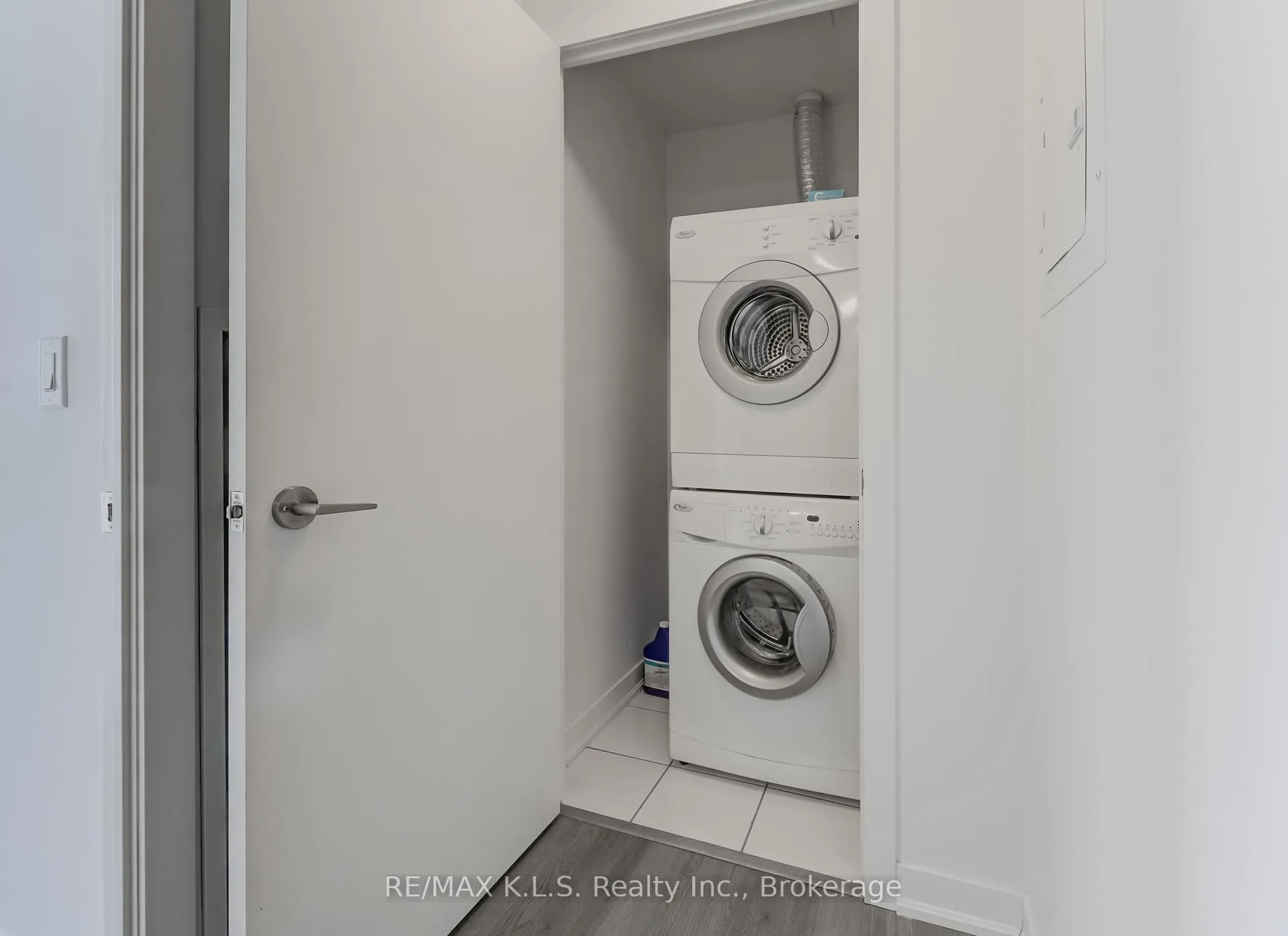 Photo 28 of Unit 1404, 85 Duke Street W, Kitchener, City Commercial Core — HOMEH