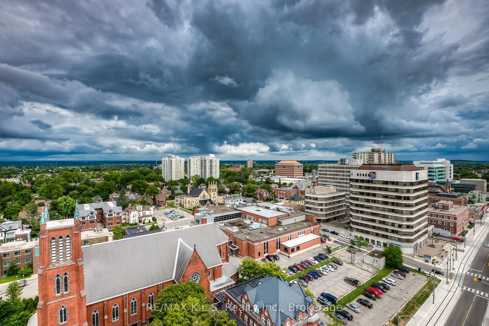 Photo 33 of Unit 1404, 85 Duke Street W, Kitchener, City Commercial Core — HOMEH