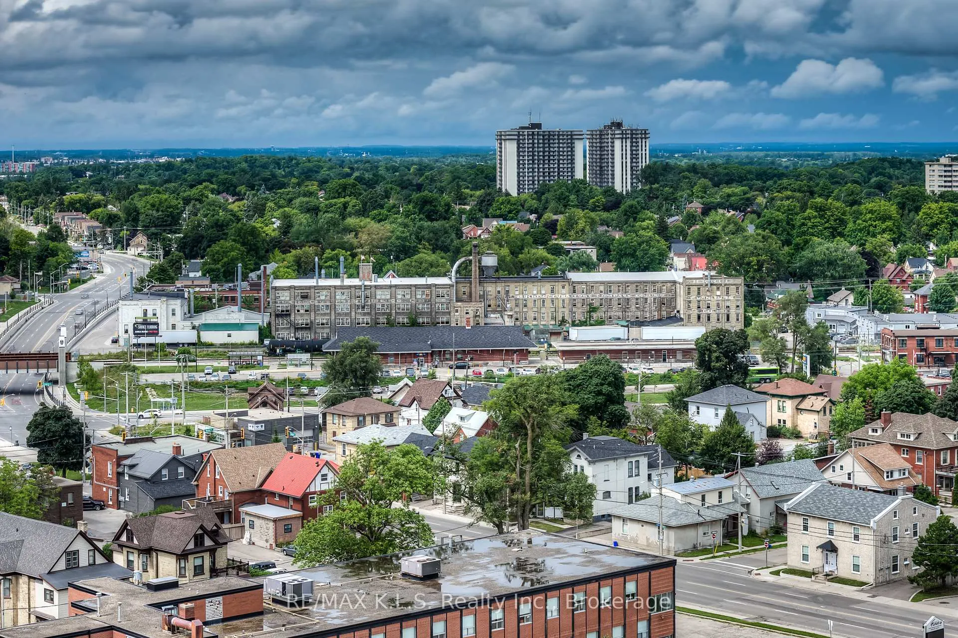 Photo 38 of Unit 1404, 85 Duke Street W, Kitchener, City Commercial Core — HOMEH