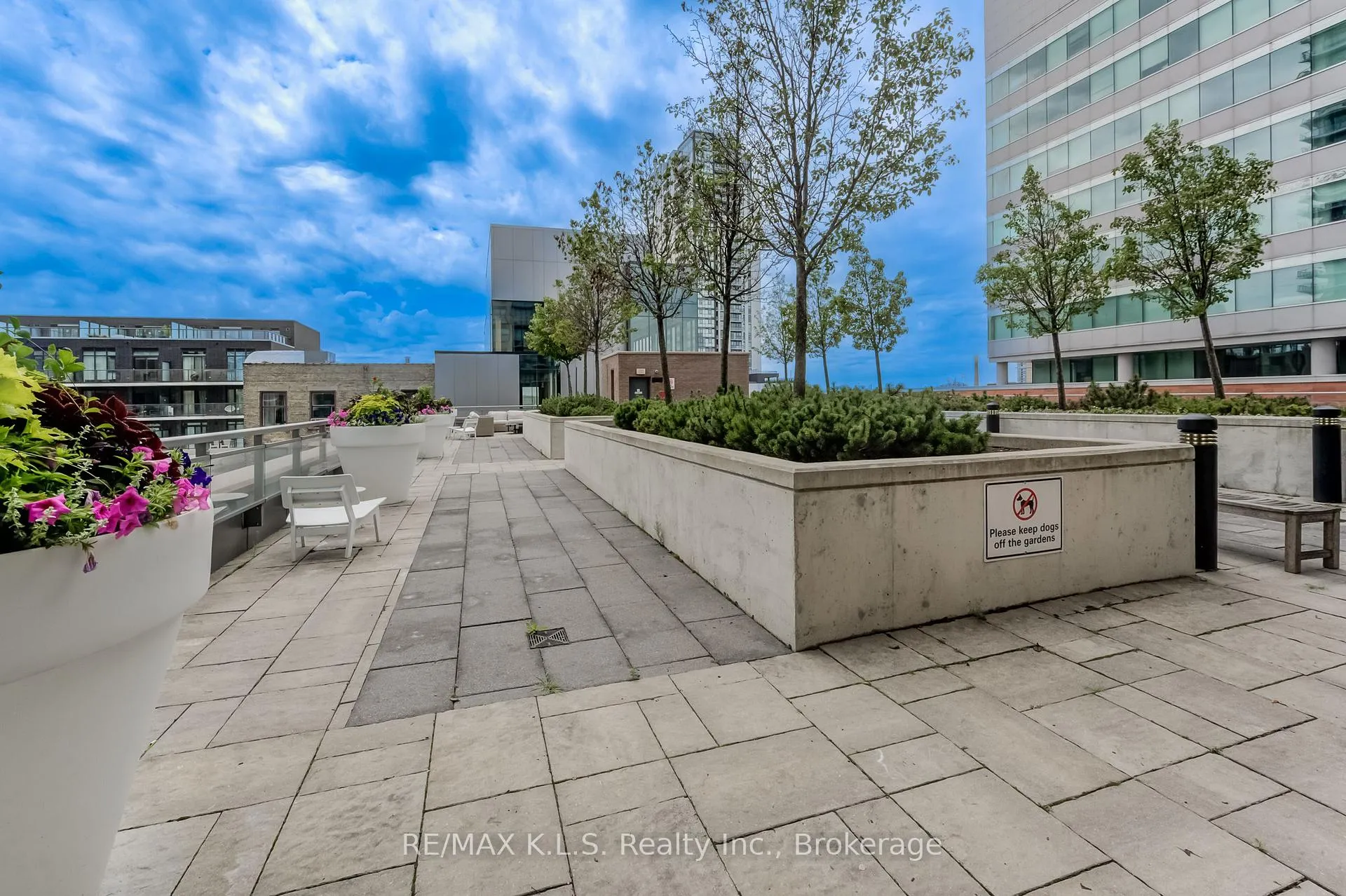 Photo 41 of Unit 1404, 85 Duke Street W, Kitchener, City Commercial Core — HOMEH
