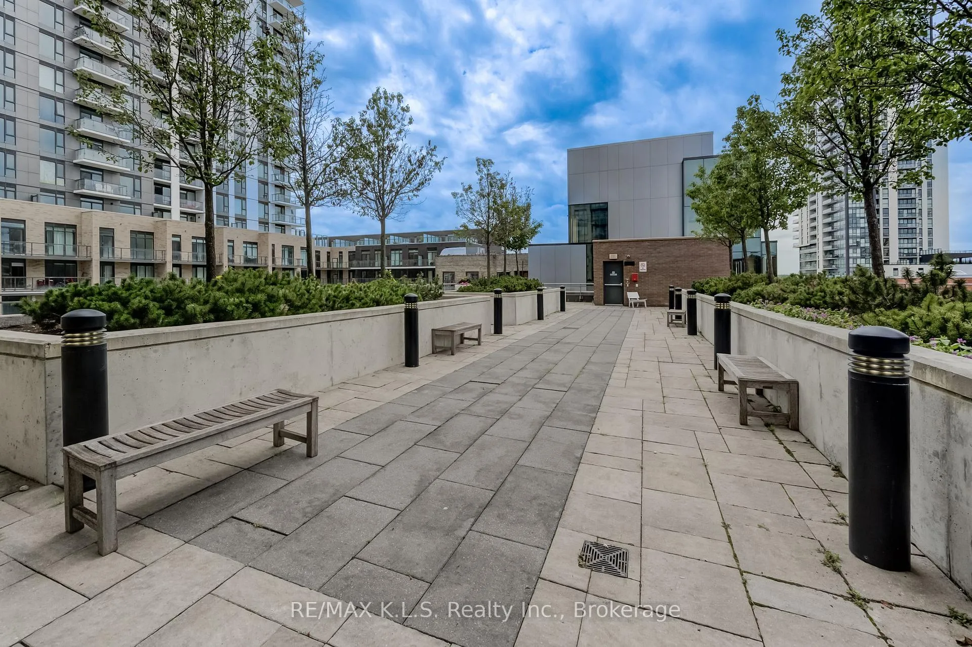Photo 43 of Unit 1404, 85 Duke Street W, Kitchener, City Commercial Core — HOMEH