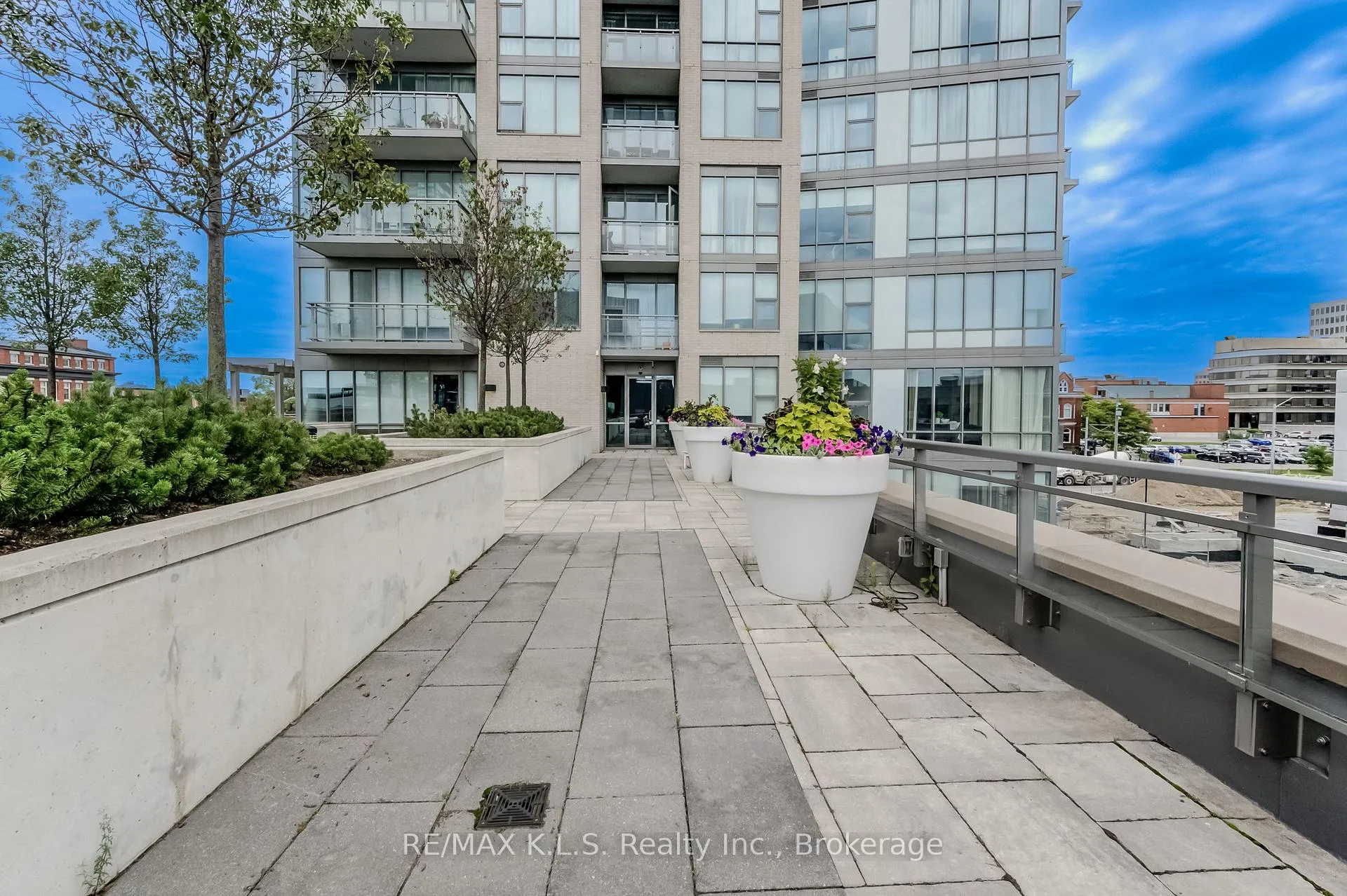 Photo 44 of Unit 1404, 85 Duke Street W, Kitchener, City Commercial Core — HOMEH