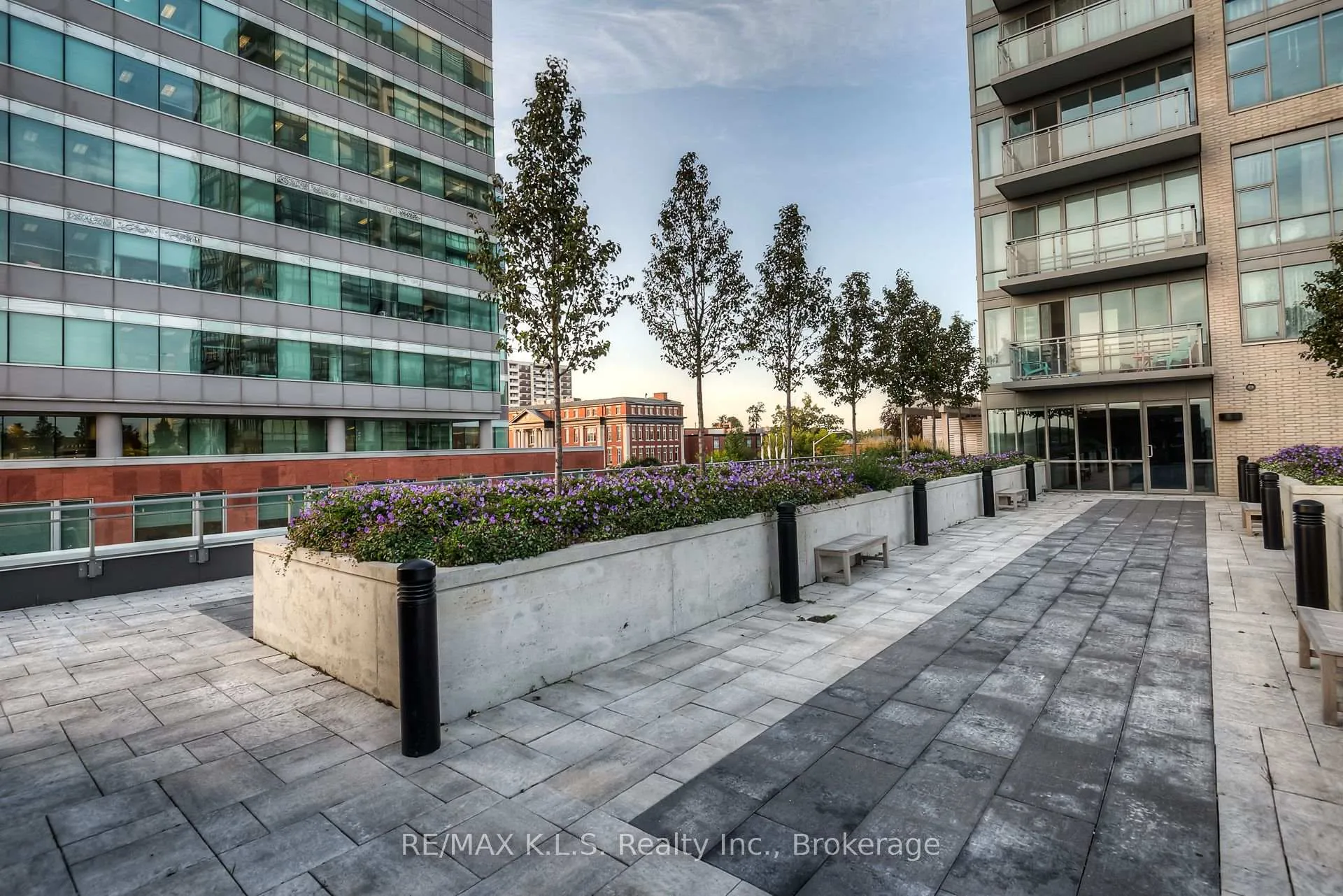 Photo 45 of Unit 1404, 85 Duke Street W, Kitchener, City Commercial Core — HOMEH