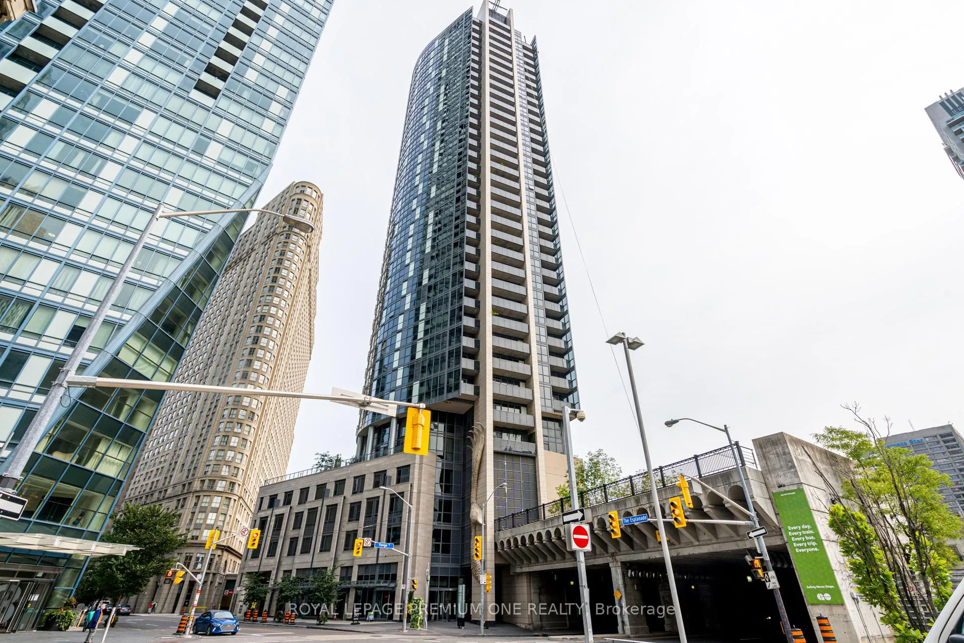 Photo 1 of Unit 806, 1 The Esplanade, Toronto, Waterfront Communities — HOMEH