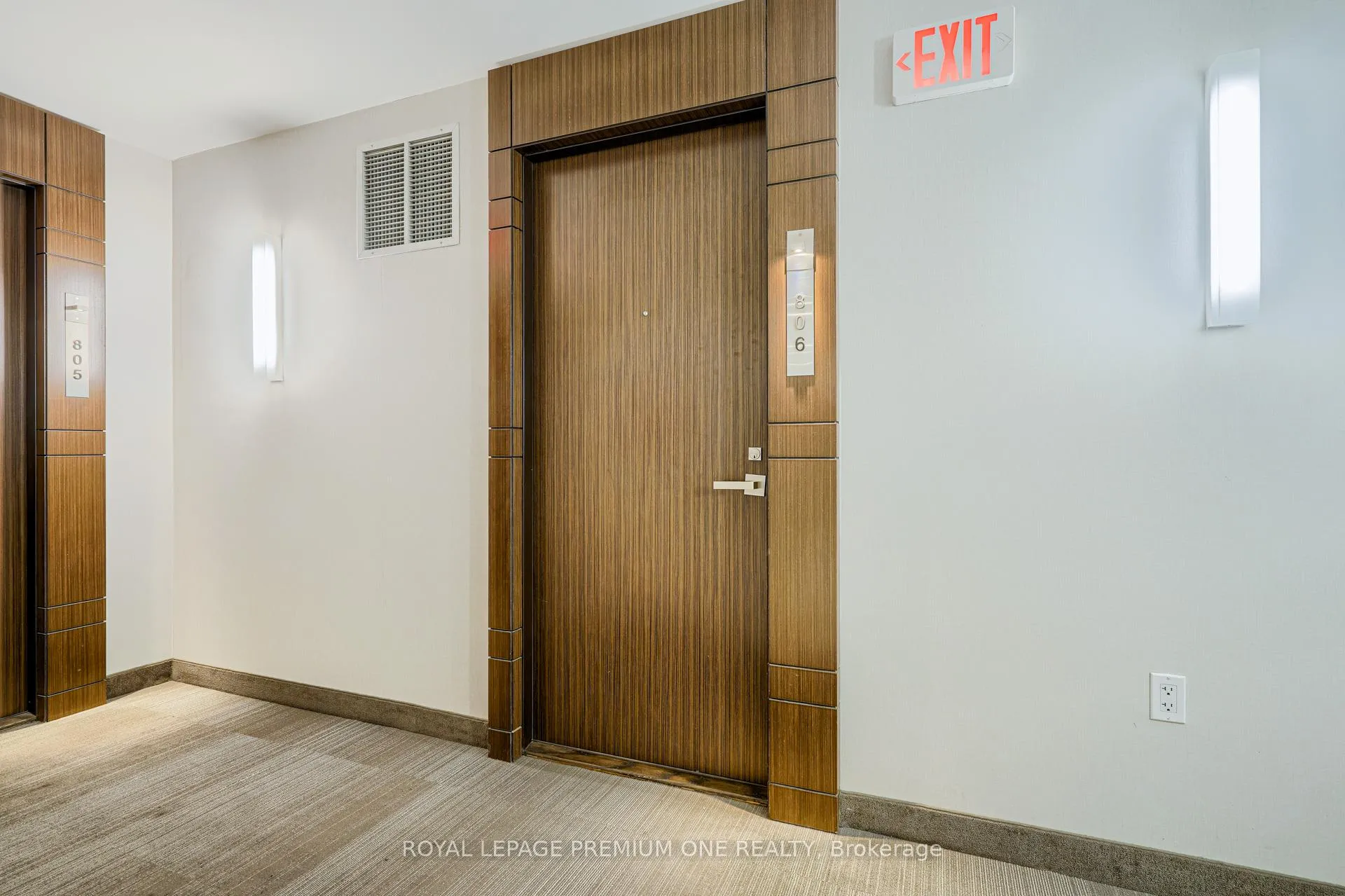Photo 3 of Unit 806, 1 The Esplanade, Toronto, Waterfront Communities — HOMEH
